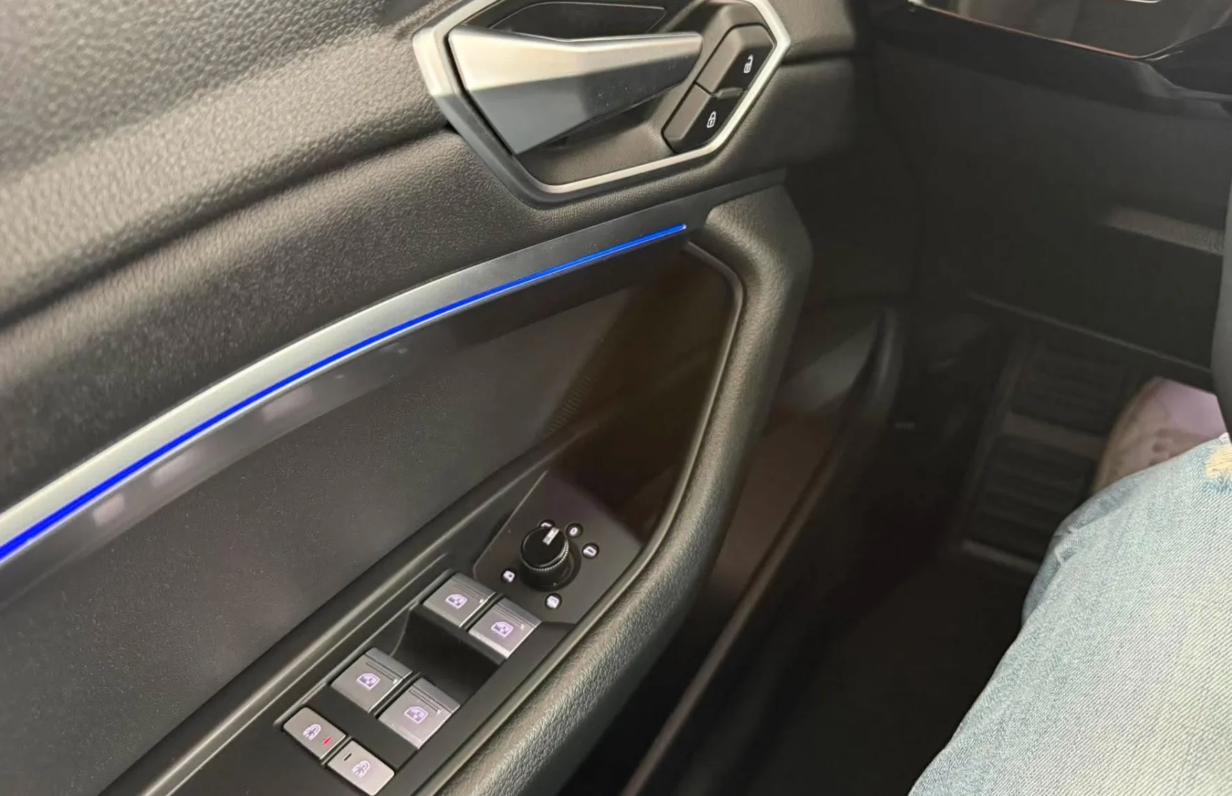 Zunanja slika - Audi e-tron - 55 quattro Advanced.KAMERA.LED.USNJE.NAVI.4X4.ACC - 12