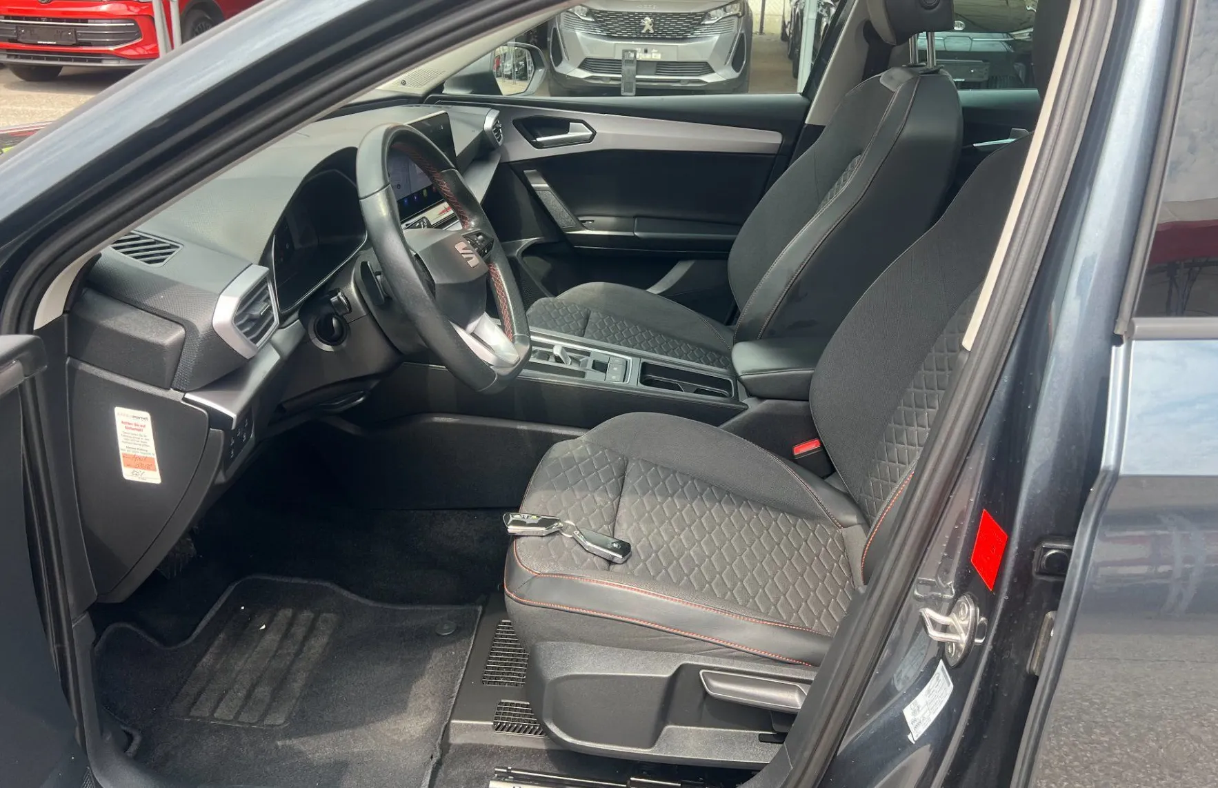 Zunanja slika - Seat Leon - ST 2.0 TDI FR DSG.NEMŠKI+4ALU.PANORAMA.GRE.SEDEŽEV - 7