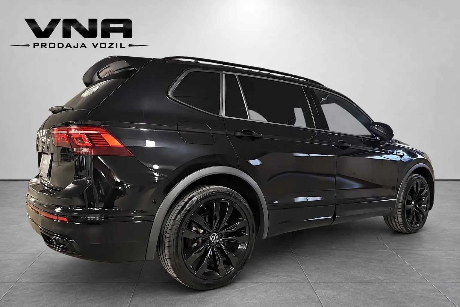 Zunanja slika - Volkswagen Tiguan Allspace - 4motion 2.0 TDI BMT R-Line DSG |VIRTUAL|KLJUKA|TOP - 6