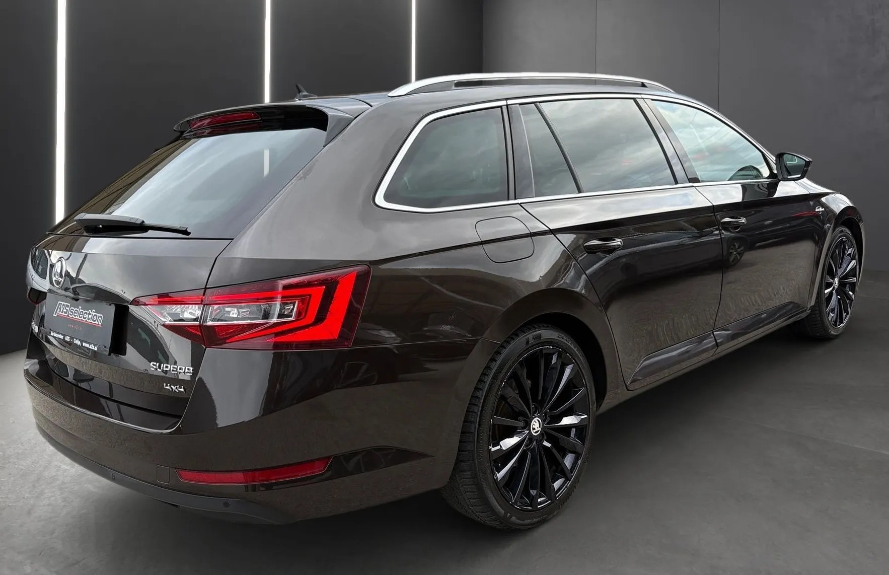 Zunanja slika - Škoda Superb - 2.0 TDI L K Combi DSG 4X4 ... - 3