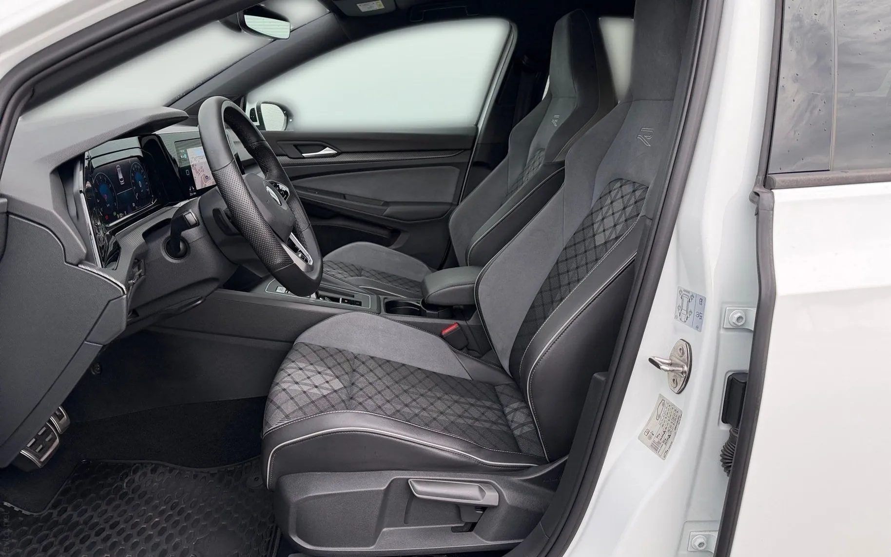 Notranja slika - Volkswagen Golf Variant - 1.5 eTSI R-Line DSG - 7
