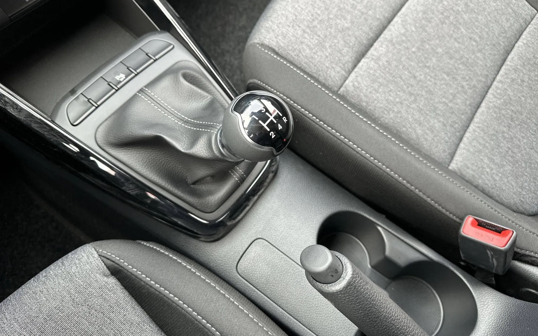 Notranja slika - KIA Stonic - 1.2 DPI  LX Urban + AKCIJA ZA VSE KIA MODELE... - 19