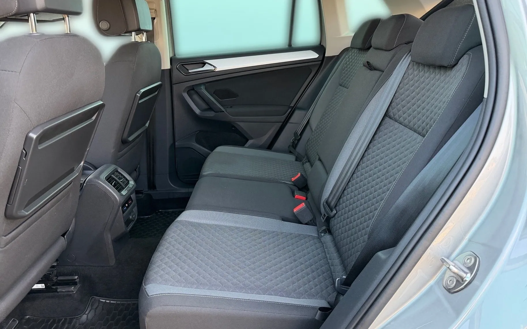 Notranja slika - Volkswagen Tiguan - 2.0 TDI Comfortline Kamera - LED - Kljuka... - 12