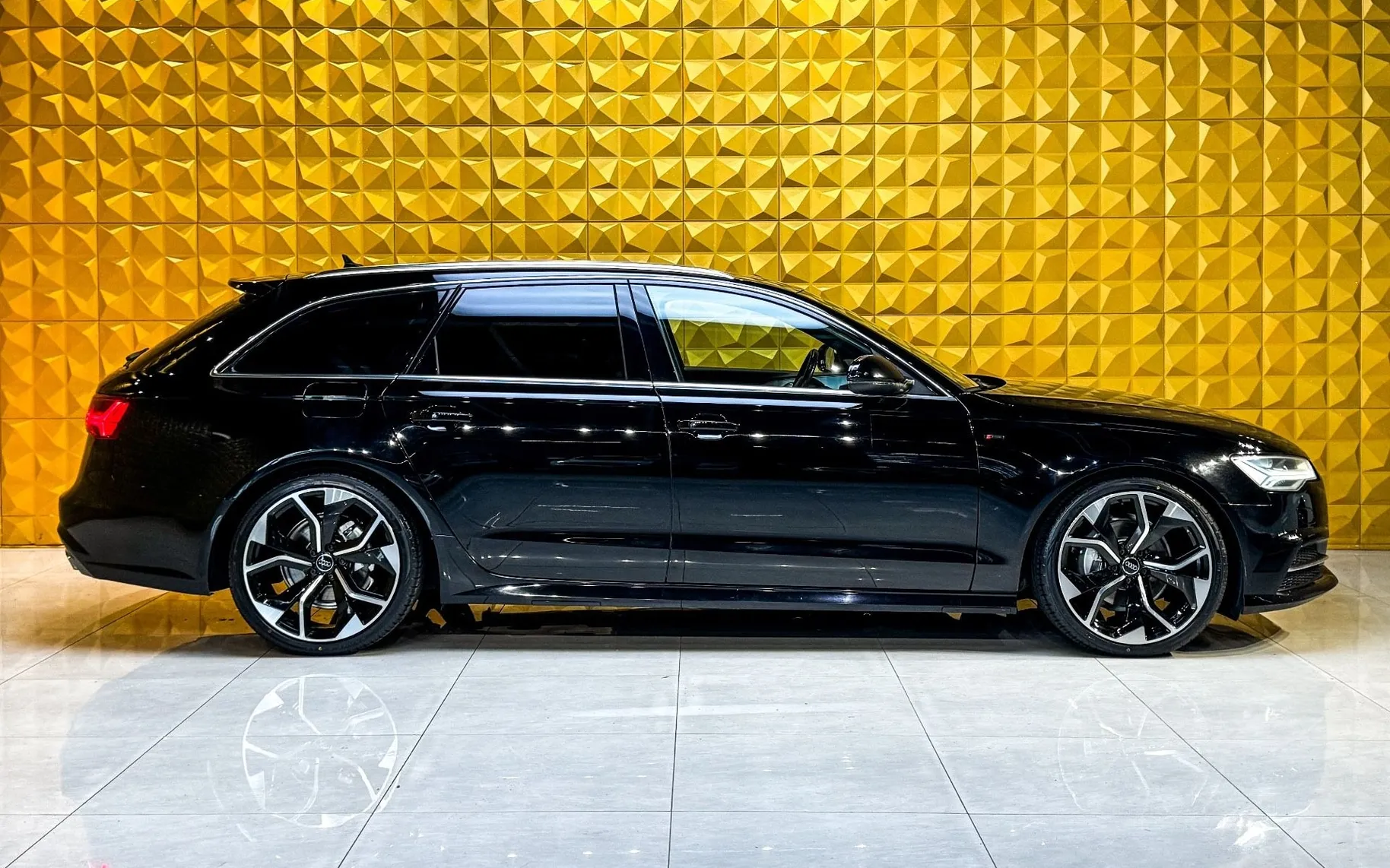 Notranja slika - Audi A6 Avant - 2.0 TDI AUT. S Line-MATRIX-GRETJE-KAMERA-NAVI... - 12