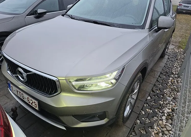 Zunanja slika - Volvo XC40 - D3 Momentum Pro FULLED•LANE•VIRTUAL•GRETJE•KEYLESS - 2