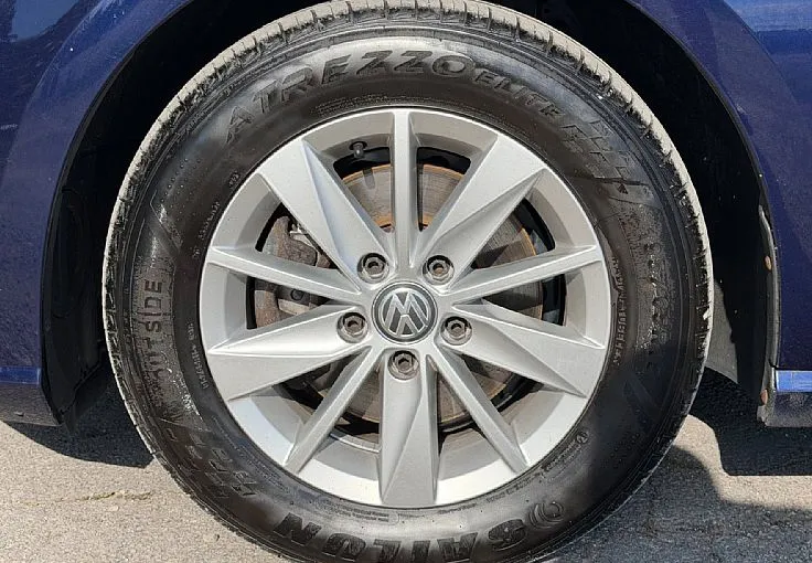 Zunanja slika - VW Golf - Variant 1.6 TDI - LED - NAVI - VELIK EKRAN - ALU15 - PDC2x - 7