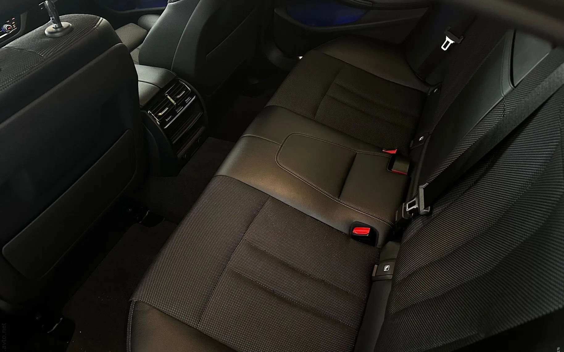 Notranja slika - BMW serija 5: - 520D-M5 LOOK-VIRTUAL-SPORT-AMBIENT-NAVI-HEAD UP - 10