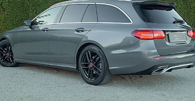 Zunanja slika - Mercedes-Benz E-Razred - E300d•AMG Line•NAVI+•BURMESTER•GR.SED•KAM•KLJUKA - 5