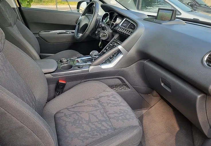 Zunanja slika - Peugeot 3008 - HYBRID 4X4 2.0 HDi+elektromotor- BREZ POLOGA - 9