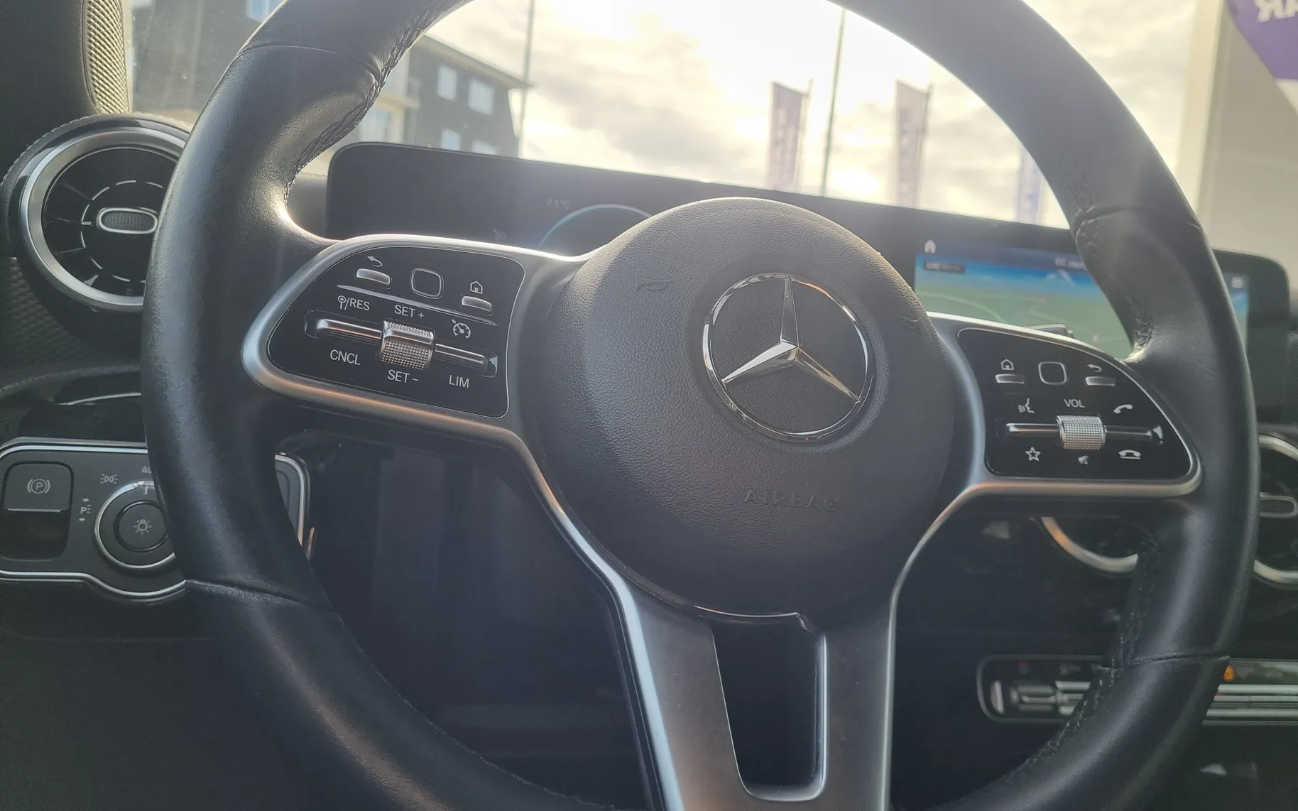 Zunanja slika - Mercedes-Benz CLA Shooting Brake - 1.3 CLA 200 Avtomatik - KOMISIJSKA PRODAJA - T - 35