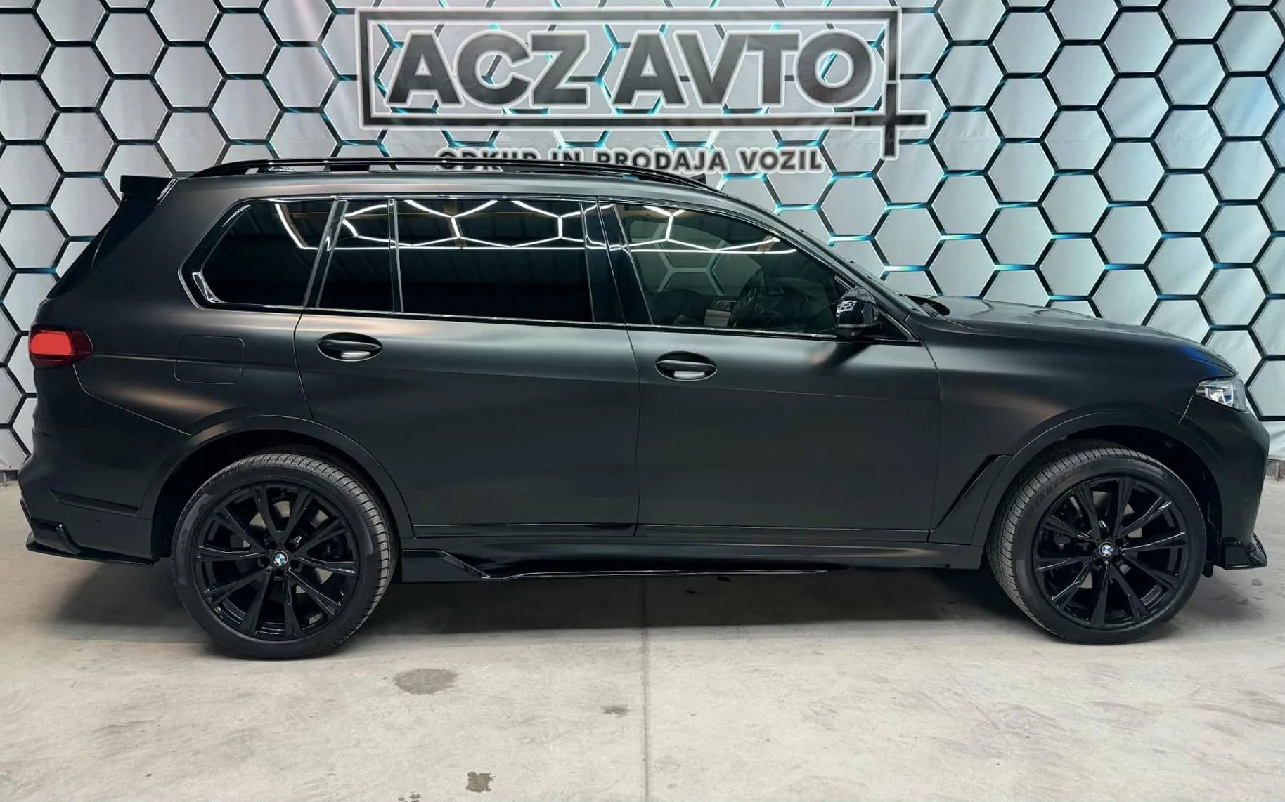Zunanja slika - BMW serija X7: - M50D•CRISTLAY•LOUNGE•6 SED•SOFT•HLAJENJE•MASAŽA•.. - 3