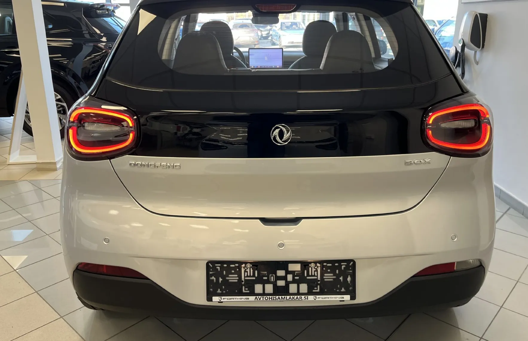 Zunanja slika - Dongfeng Box - 42.3 kWh 70 kW - NA ZALOGI - - 5