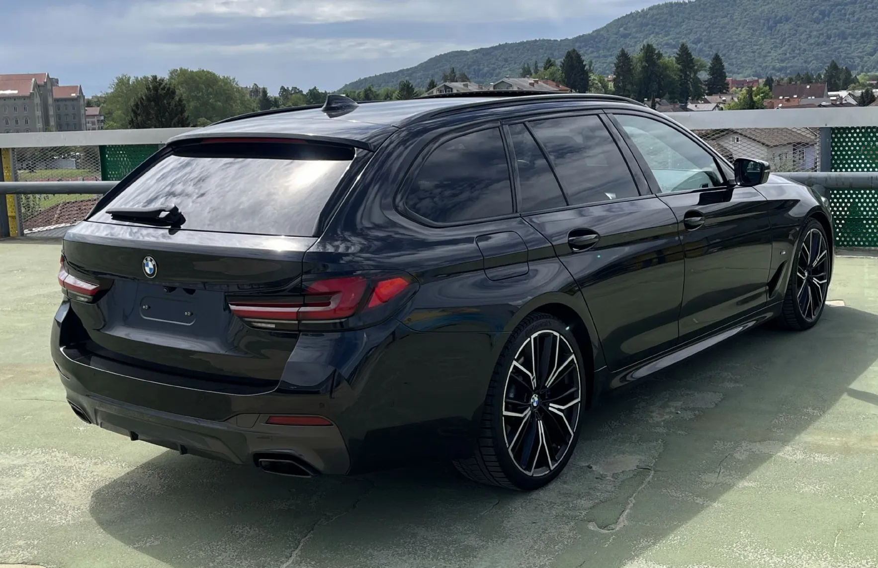 Zunanja slika - BMW Serija 5 - Touring: 540d xDrive Touring Avt. LASER. 360 KAM. PANORA - 5