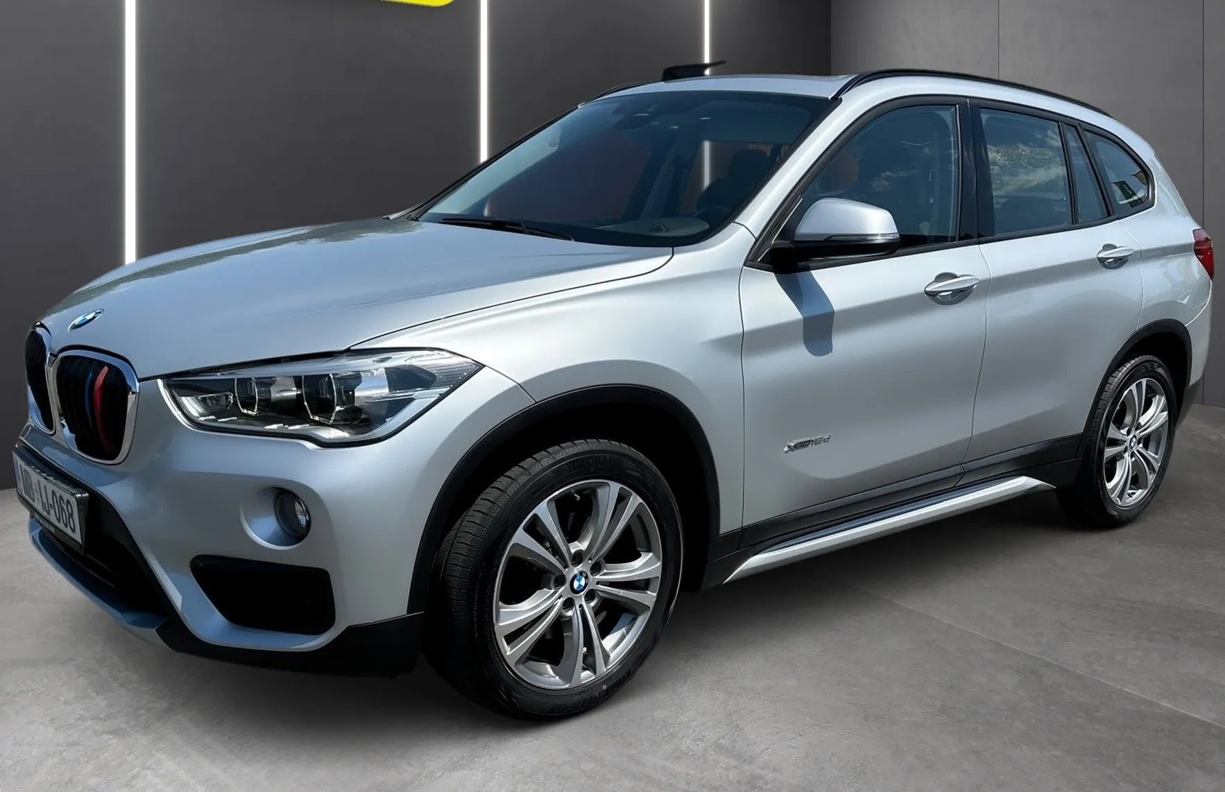 Zunanja slika - BMW X1 - serija : xDrive18d SPORT LINE FUL LED NAVI ACC HUD PDC PANO - 3