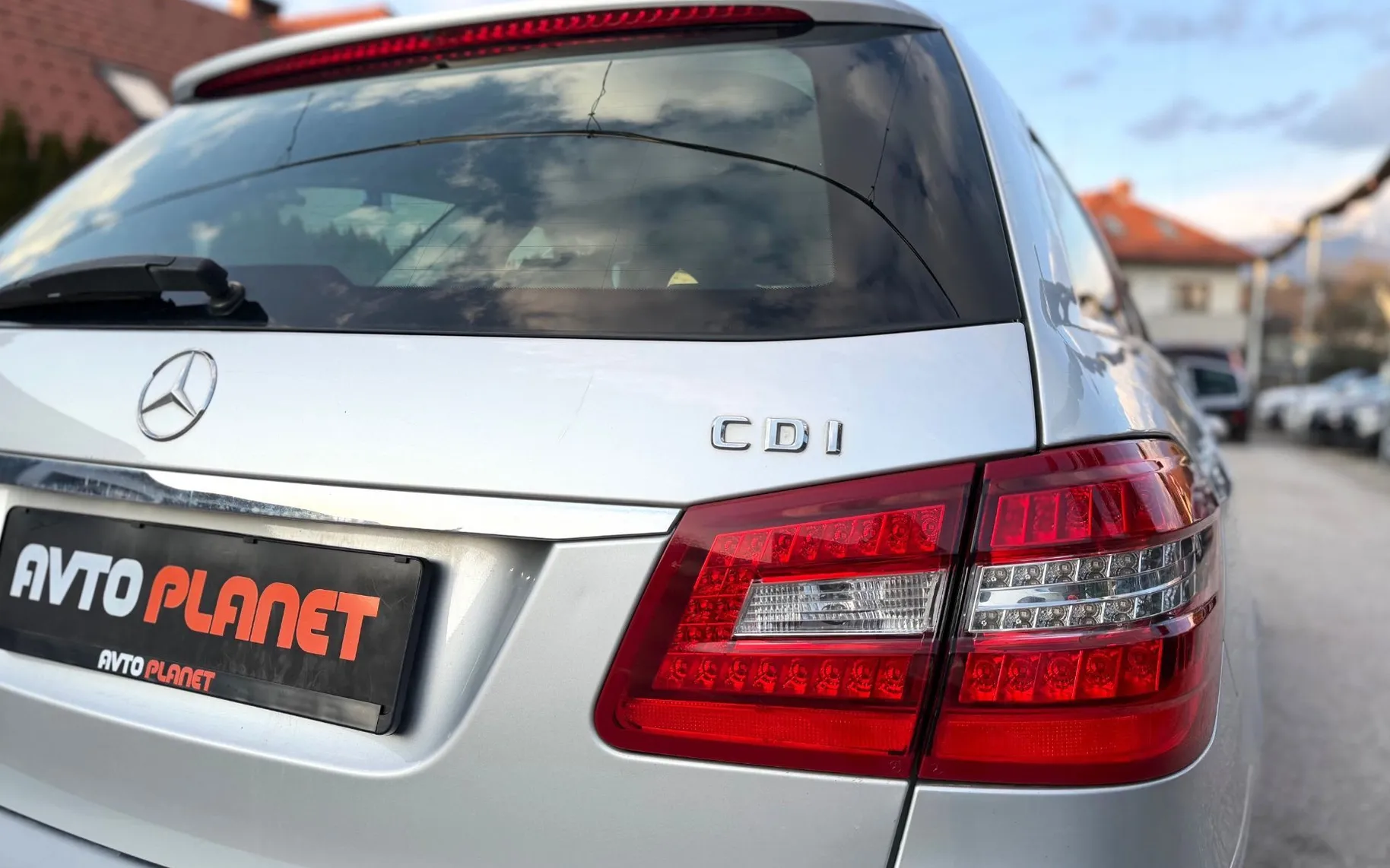 Zunanja slika - Mercedes-Benz E-Razred - E 200 CDI BlueEFFICIENCY AVANTGARDE AUT. NAVI - 12