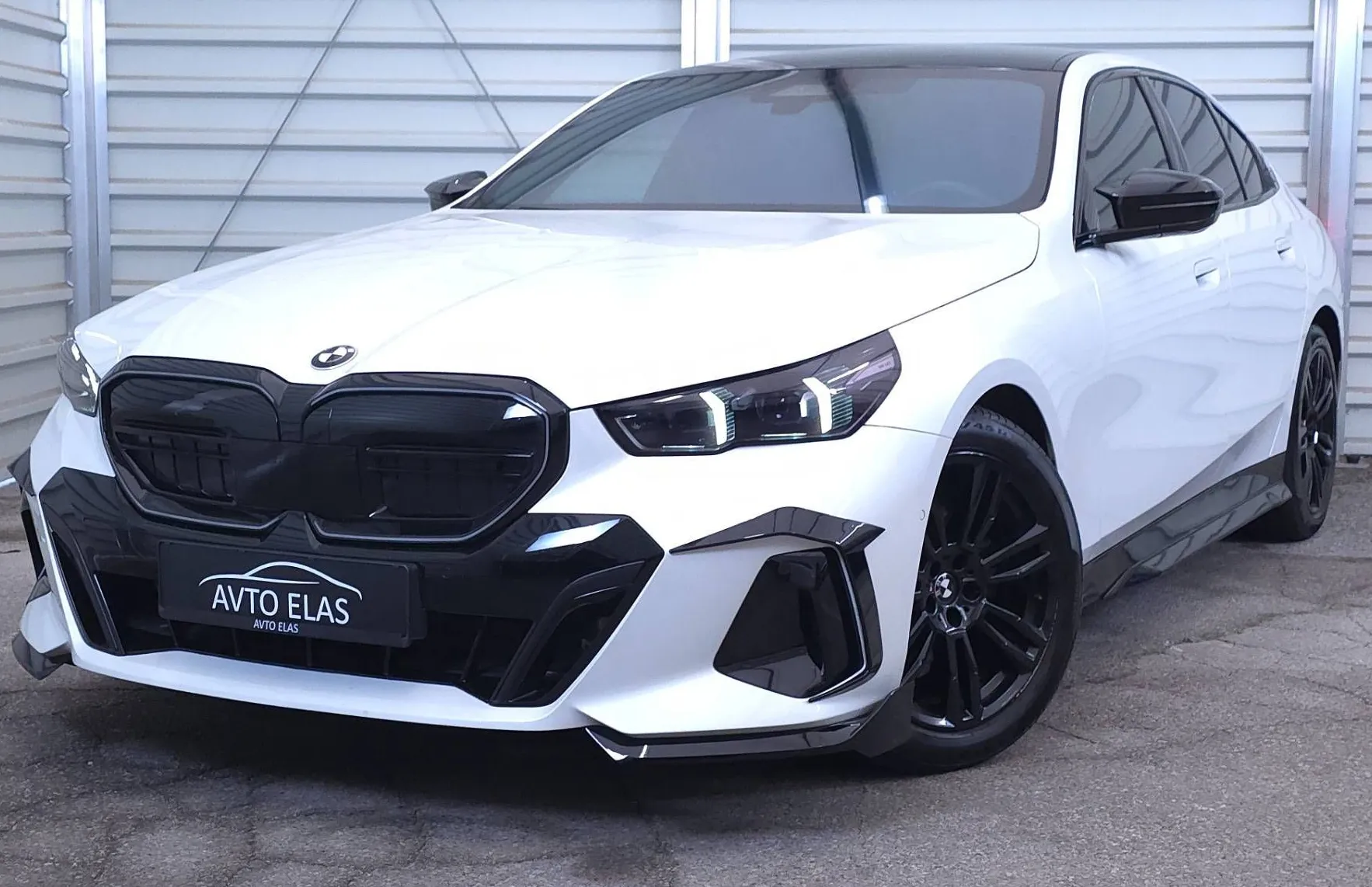 Zunanja slika - BMW Serija 5 - : 520D - M PERFORMANCE - KAMERA - H K - PDC -LASER.. - 1