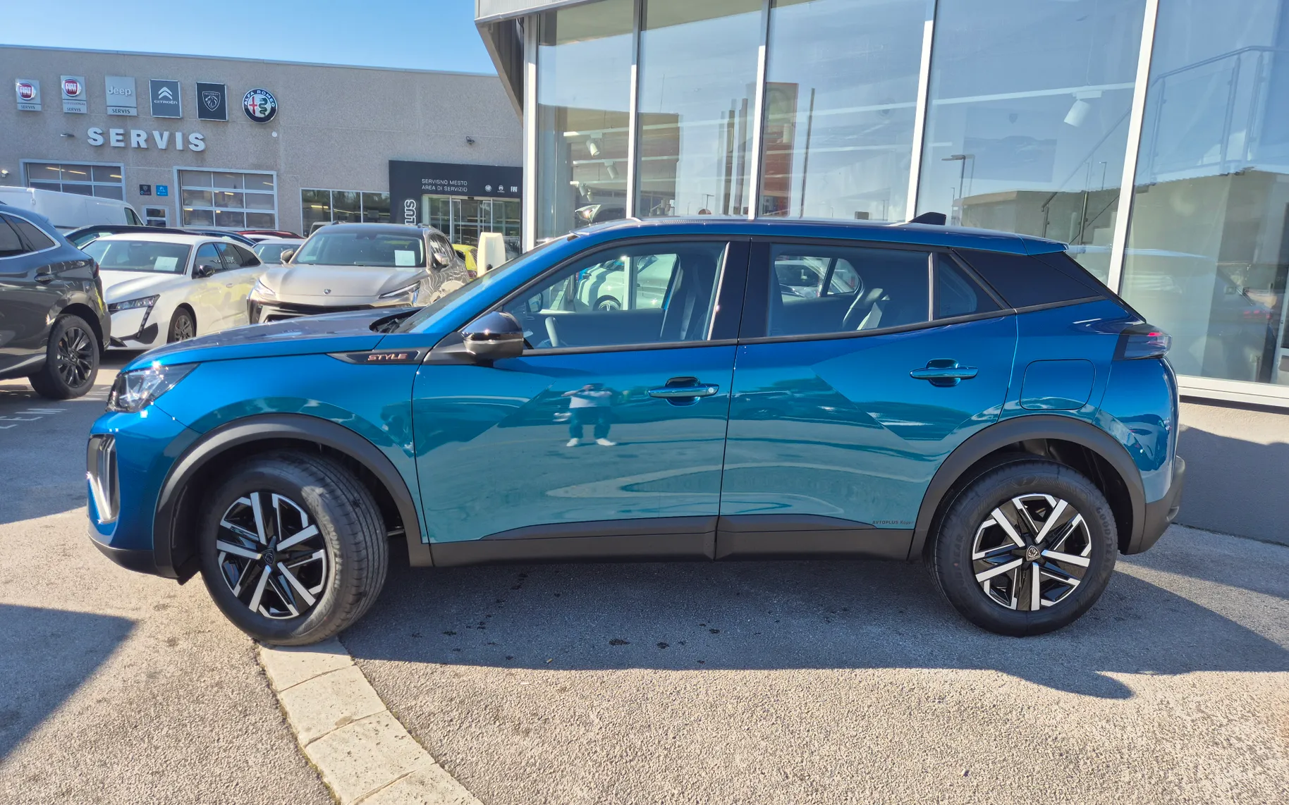 Zunanja slika - Peugeot 2008 - Style HIBRID 110 - NA ZALOGI - 2