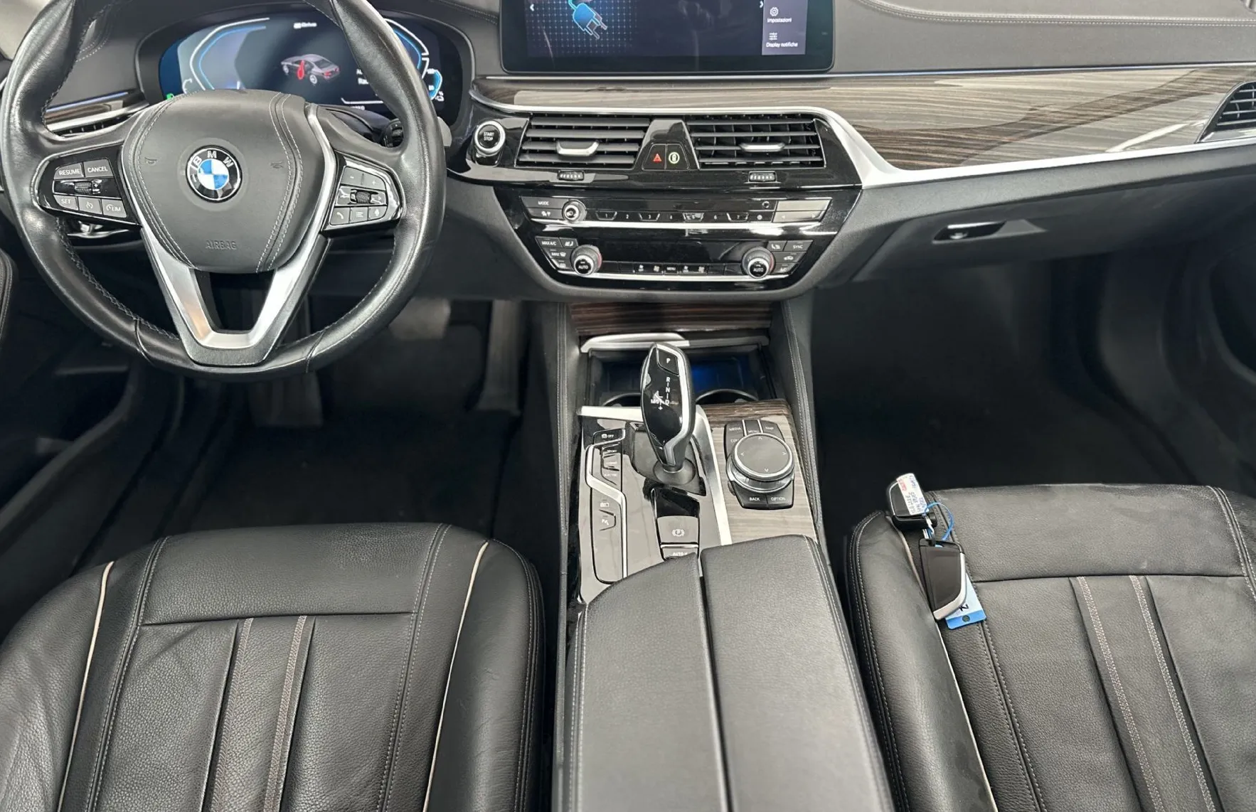 Zunanja slika - BMW Serija 5 - : 530e xDrive LUXURY.KAMERA.NAVI.USNJE.LED.ALU.4X4 - 18