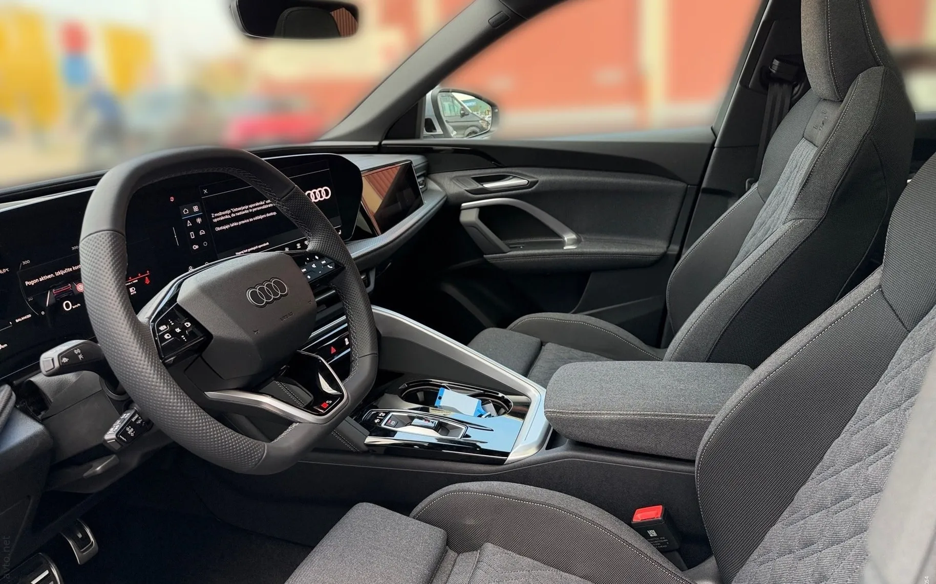 Notranja slika - Audi Q5 Sportback - TFSI quattro 150kW - 7