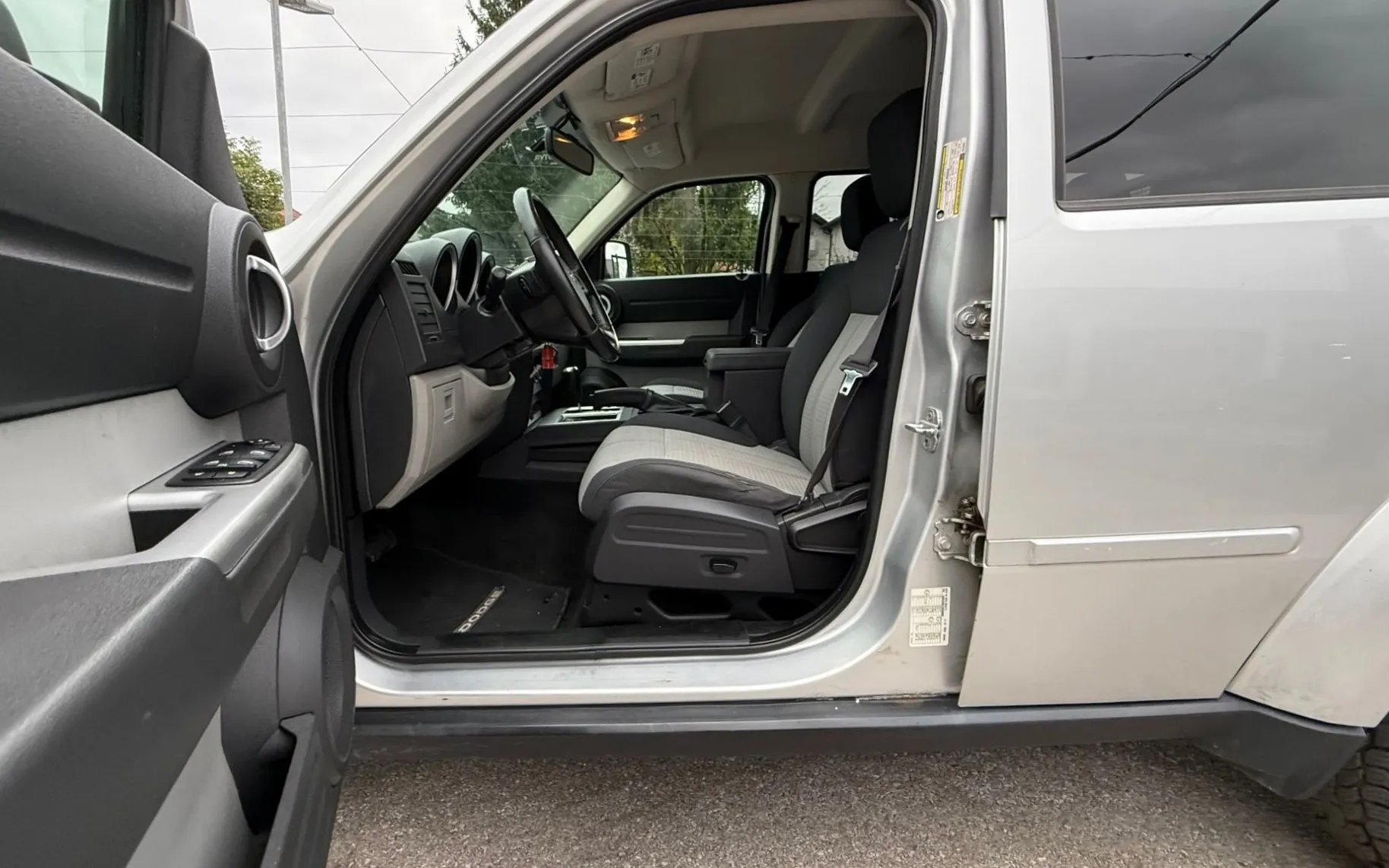 Zunanja slika - Dodge Nitro - 2.8 16V CRD 4WD AUT. SLO.VOZILO MULTIMEDIJA KAMERA - 12