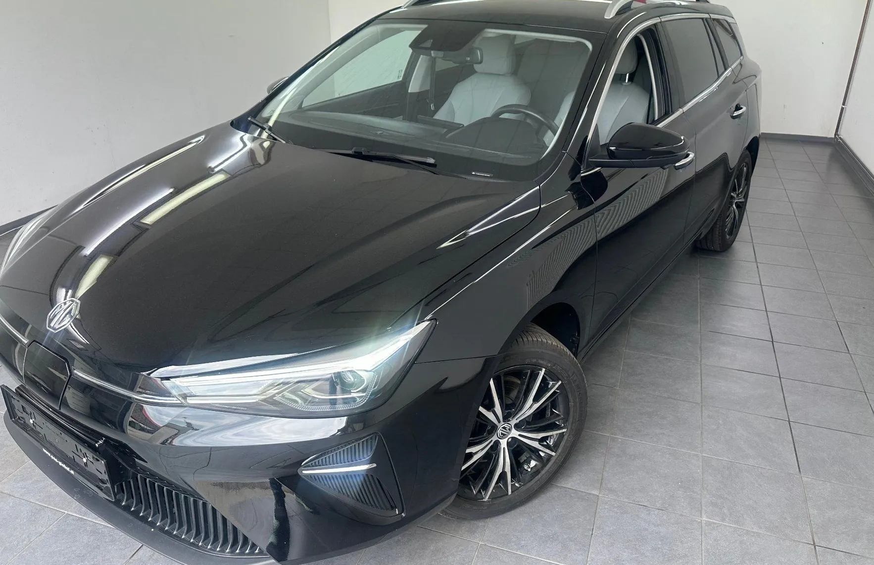 Zunanja slika - MG MG5 - Luxury 5d 130kW.NEMŠKI+4GUME.KAMERA.LED.NAVI.USNJE - 18