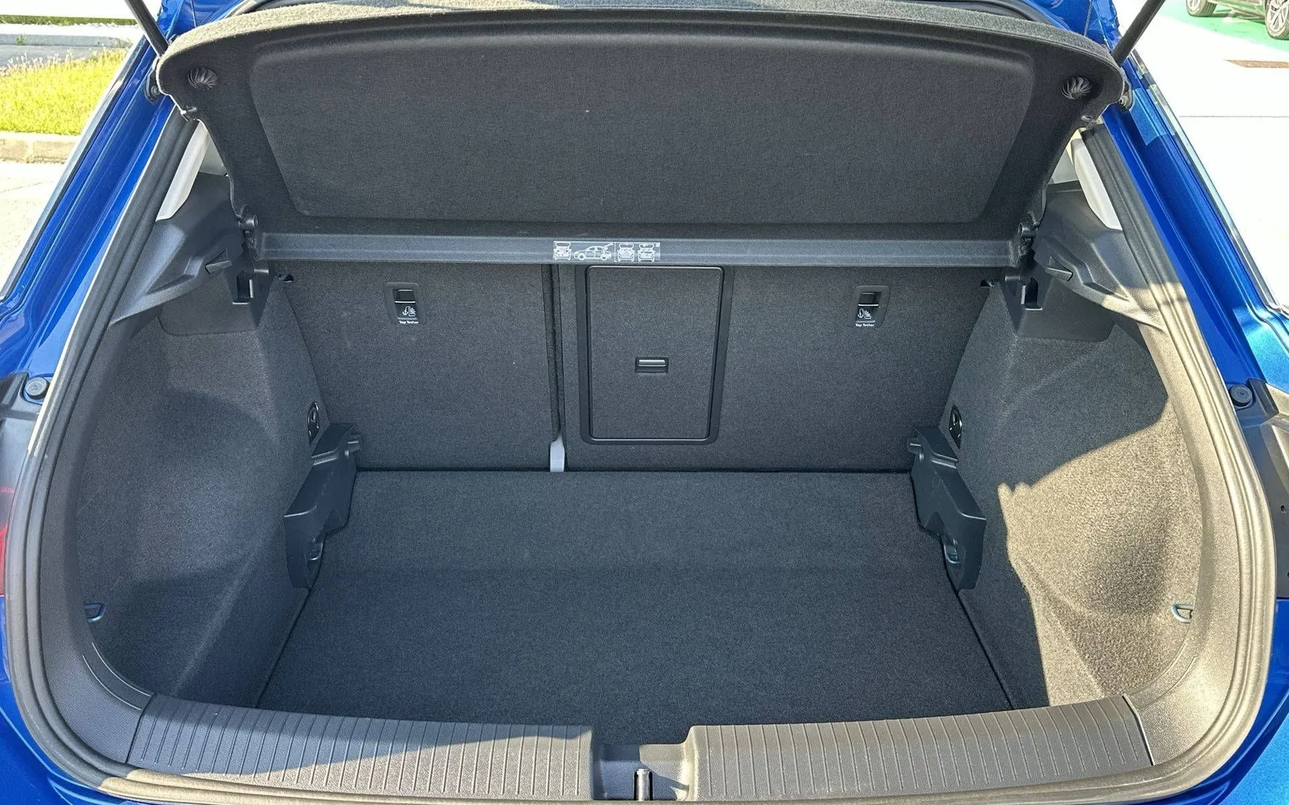 Notranja slika - Volkswagen T-Roc - 1.0 TSI BMT Style - 12