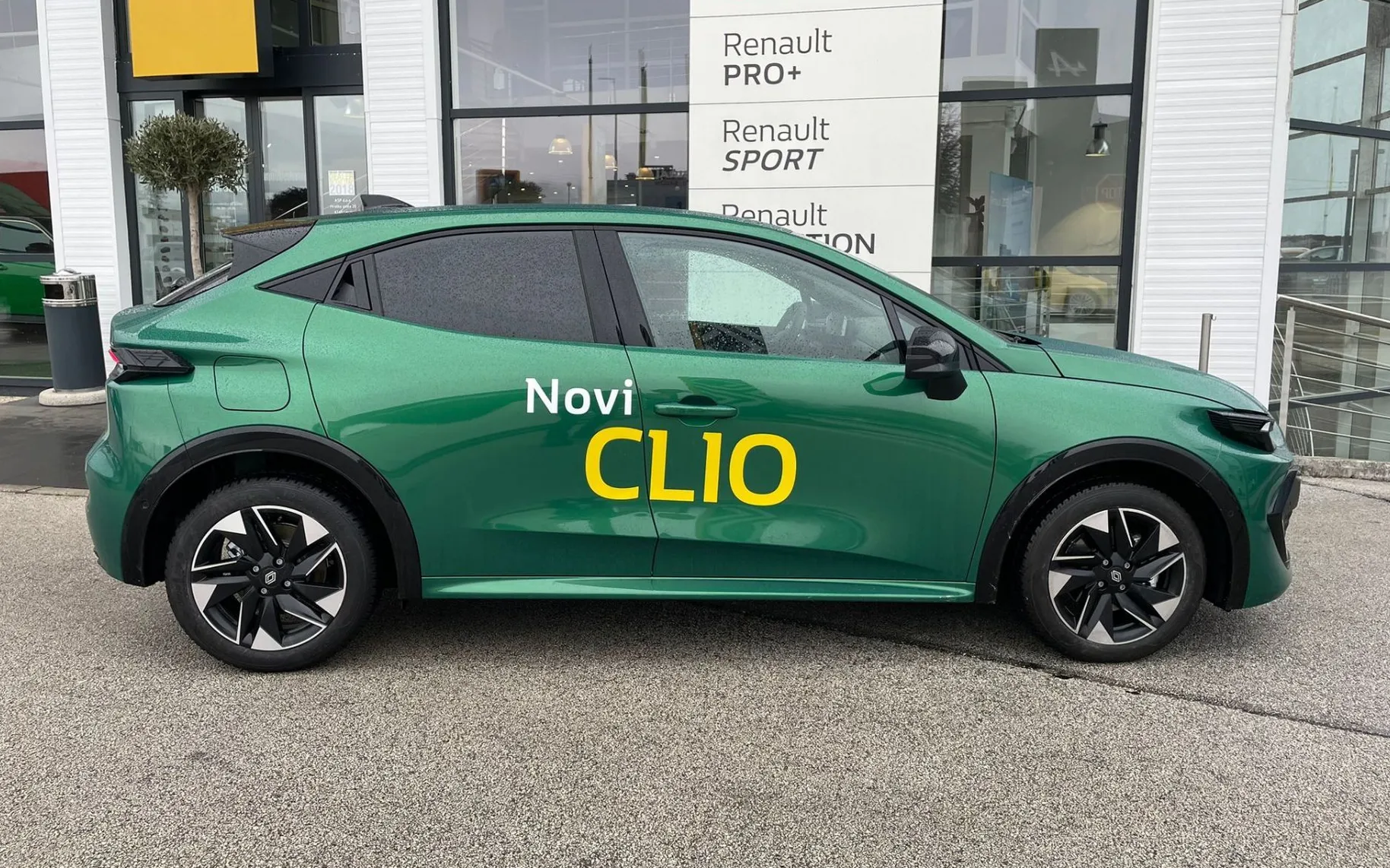 Zunanja slika - Renault Clio - techno TCE 115 - Paket Zima - 4