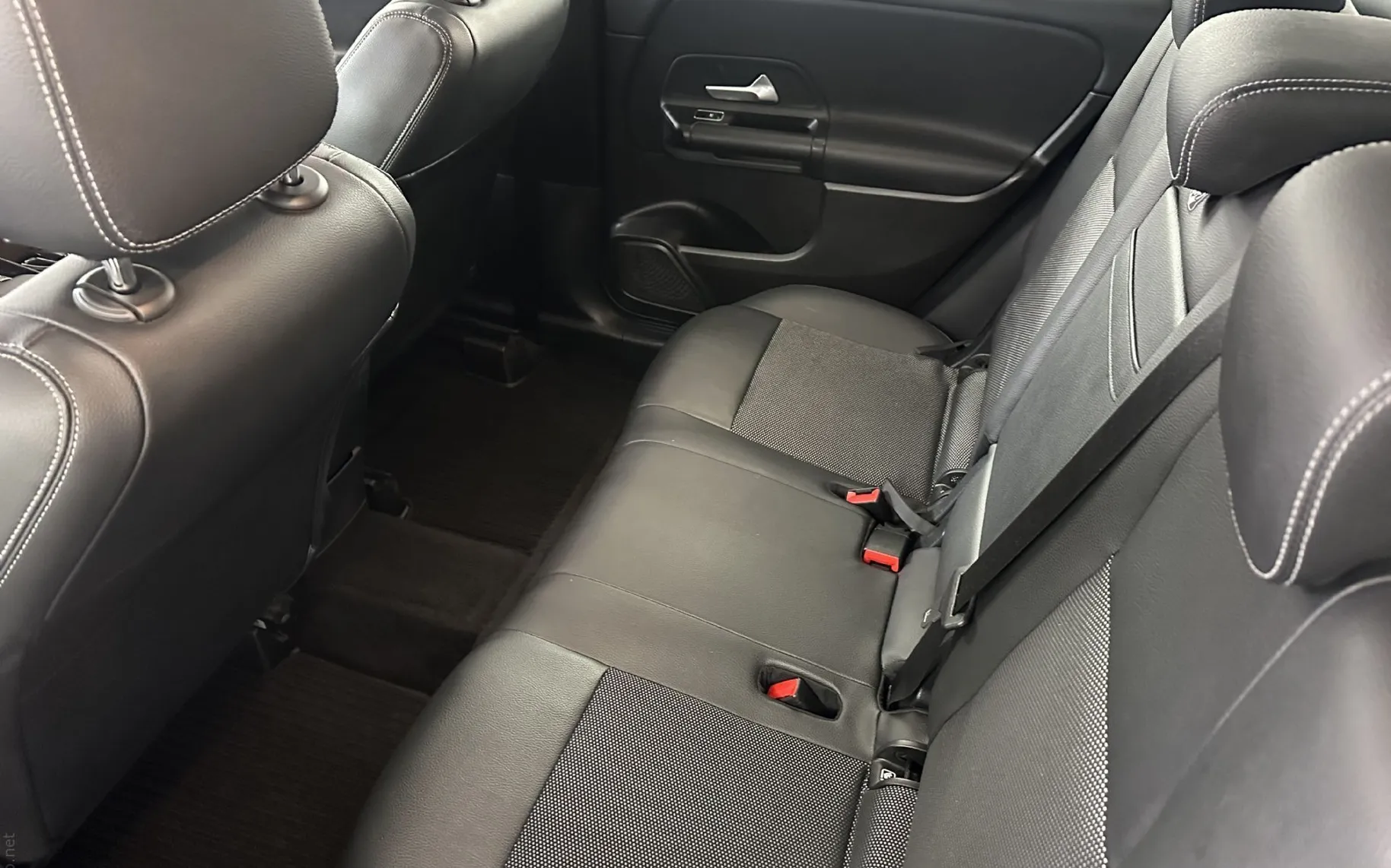 Zunanja slika - Mercedes-Benz GLB-Razred - GLB 200 d 4MATIC Avt.NEMŠKI.KAMERA.PANORAMA.NAVI - 5