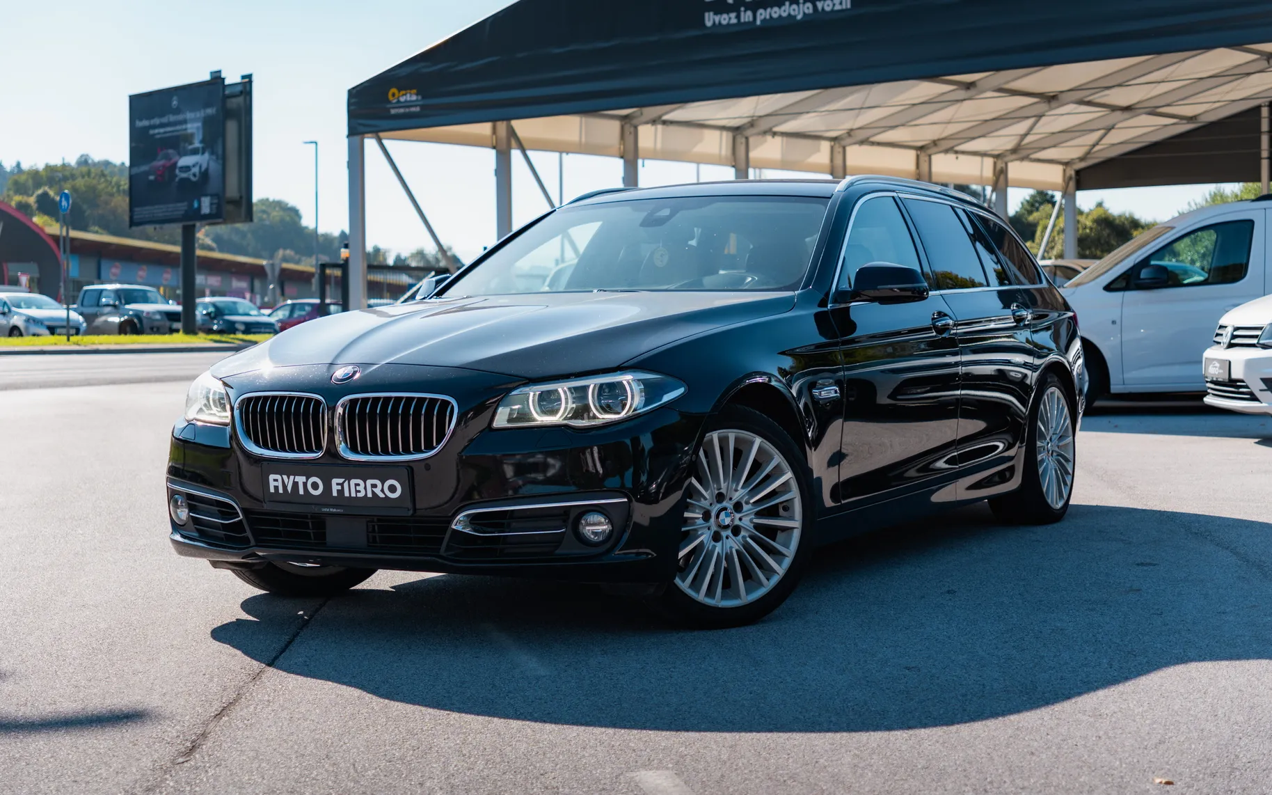 Zunanja slika - BMW Serija 5 - 530d xDrive touring Avt. - 1
