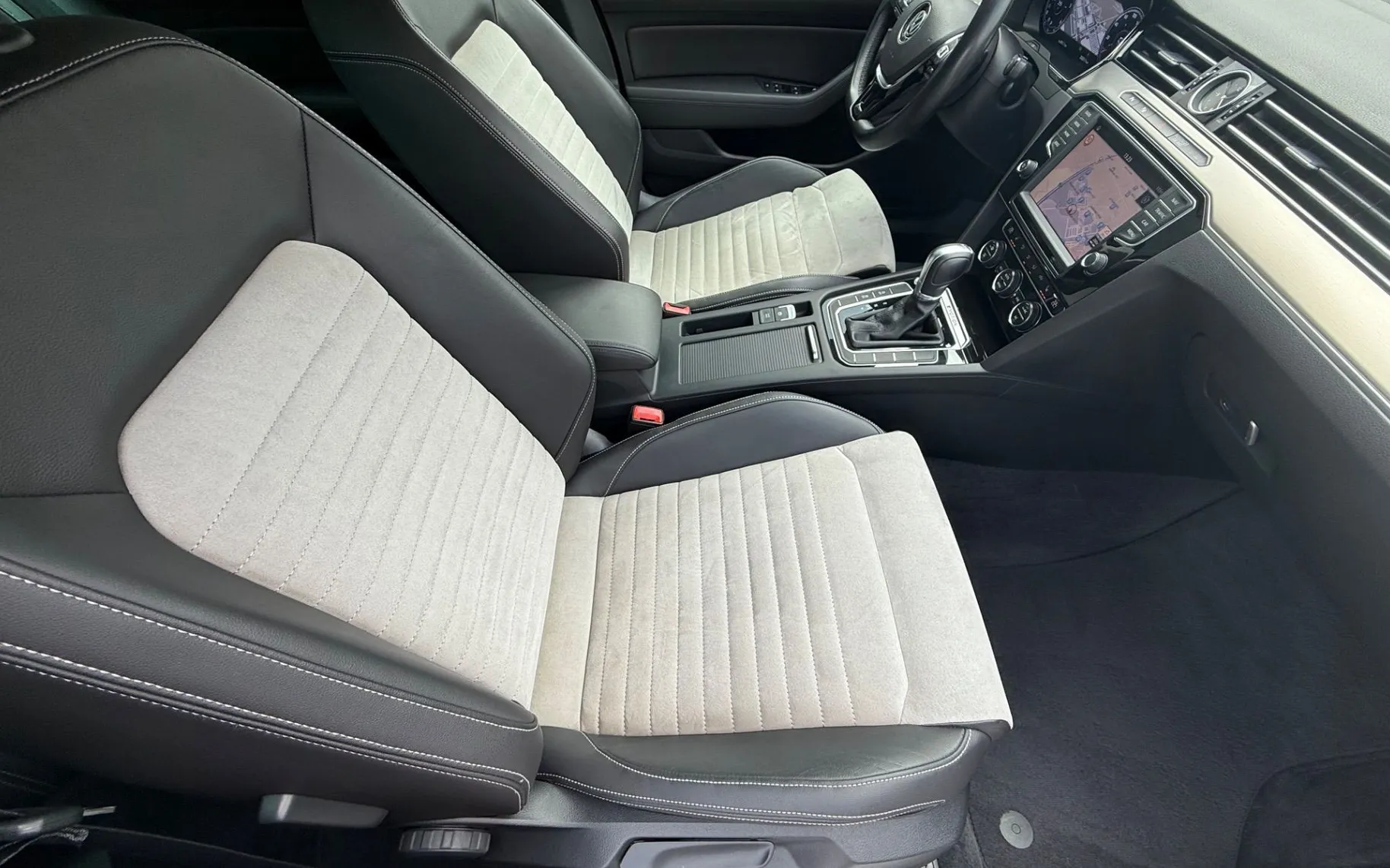 Zunanja slika - VW Passat - 2.0 TDI 4MOT avt. R-line-Virtual-Matrix-Kamera-F1 - 13