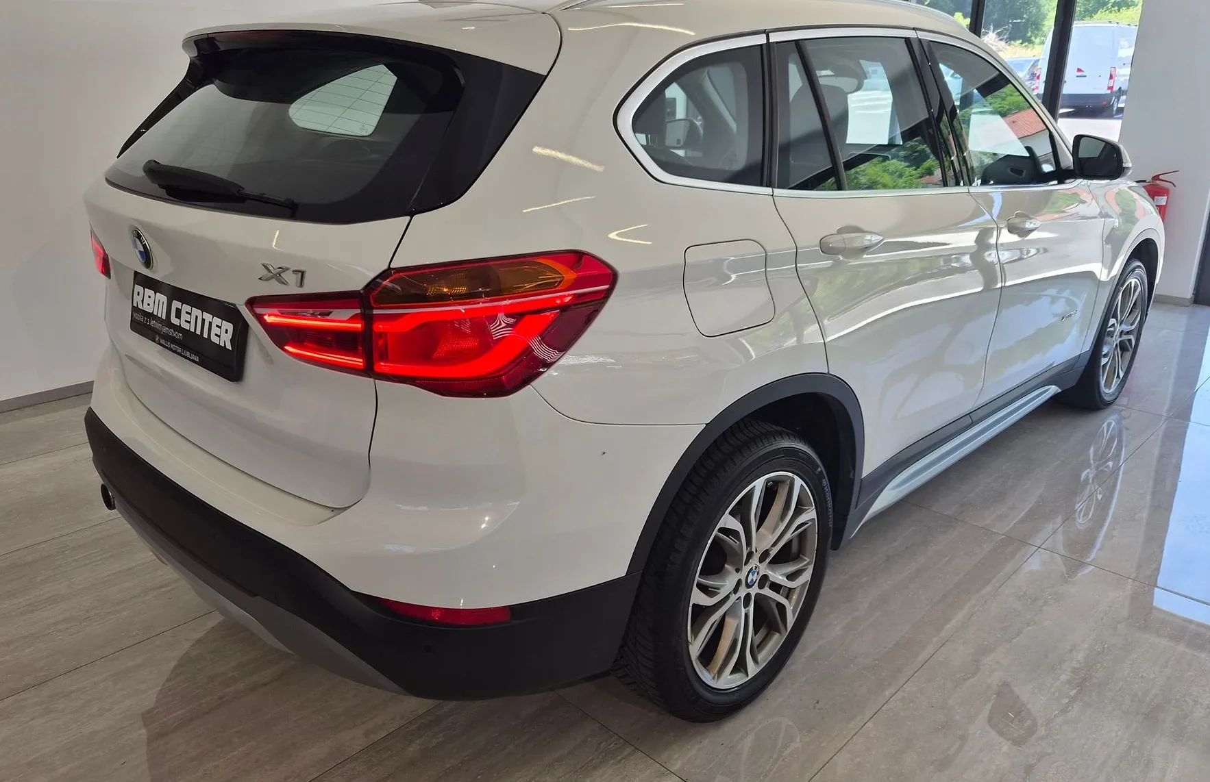 Zunanja slika - BMW X1 - serija : xDrive18d KUPLJEN V SLO|KAMERA|LED|NAVI|KEYLESS - 3