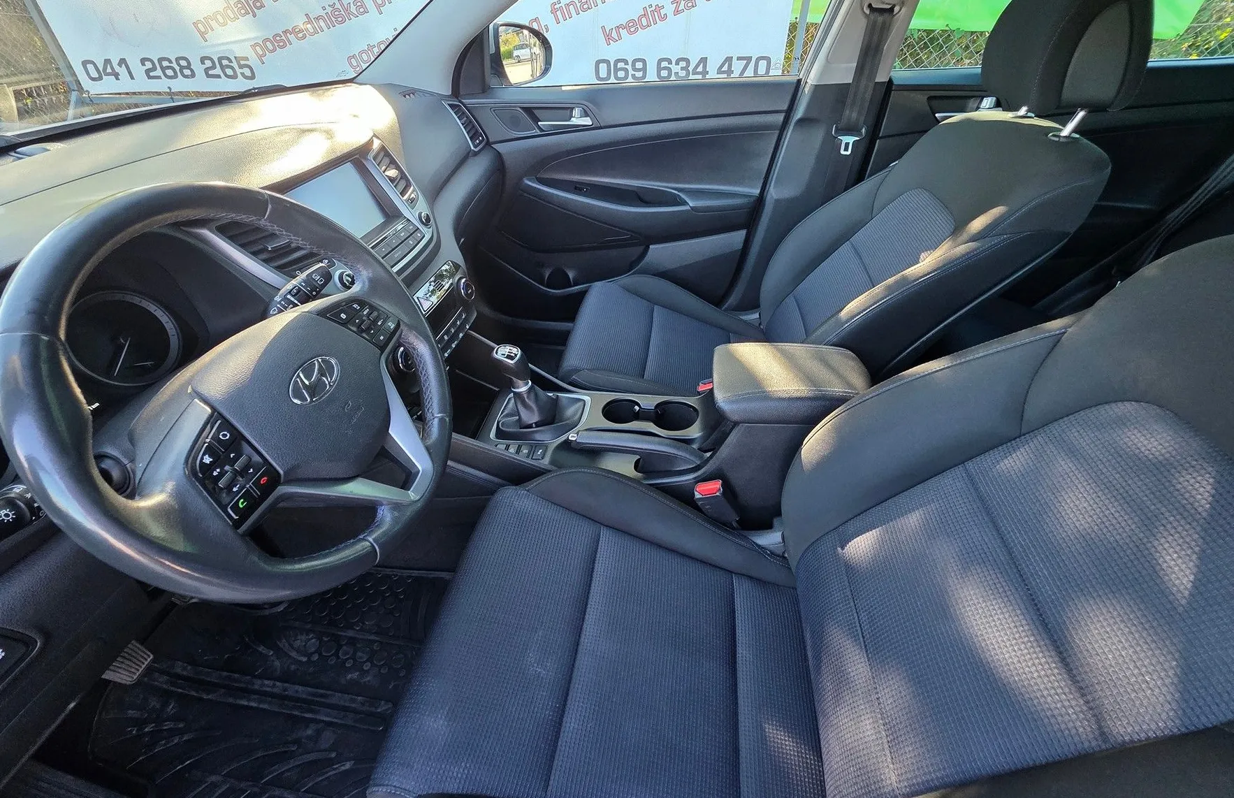 Zunanja slika - Hyundai Tucson - 1.6 GDI PREMIUM LED-KAMERA-NAVI-ALU-SLOVENSKI - 10