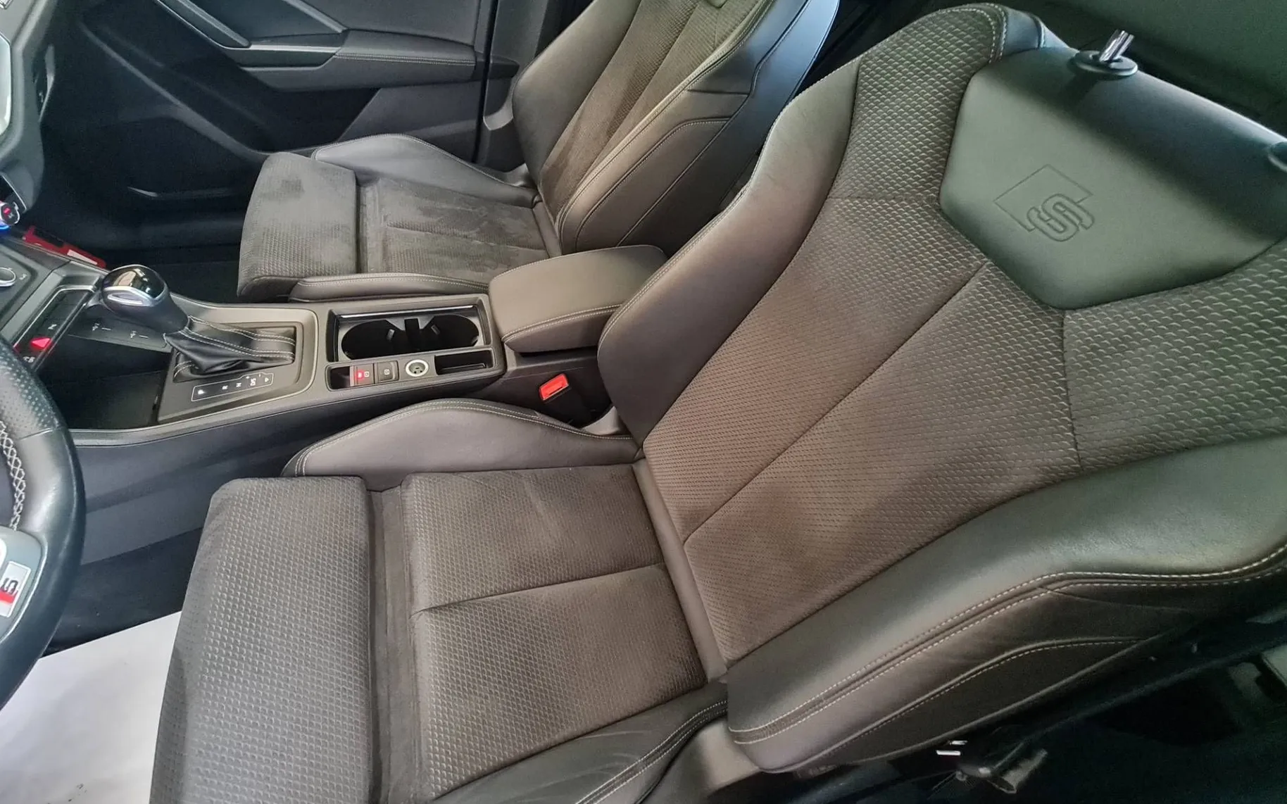 Notranja slika - Audi Q3 - 35 TDI S line•Panoramska streha•Aktivni tempom KGV - 11