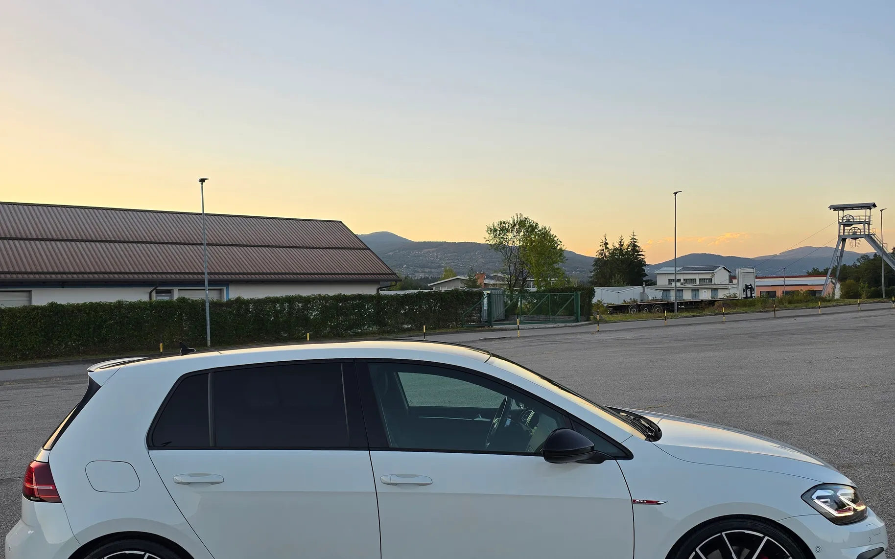 Zunanja slika - Volkswagen Golf - VW  7.5 GTI Performance - 4