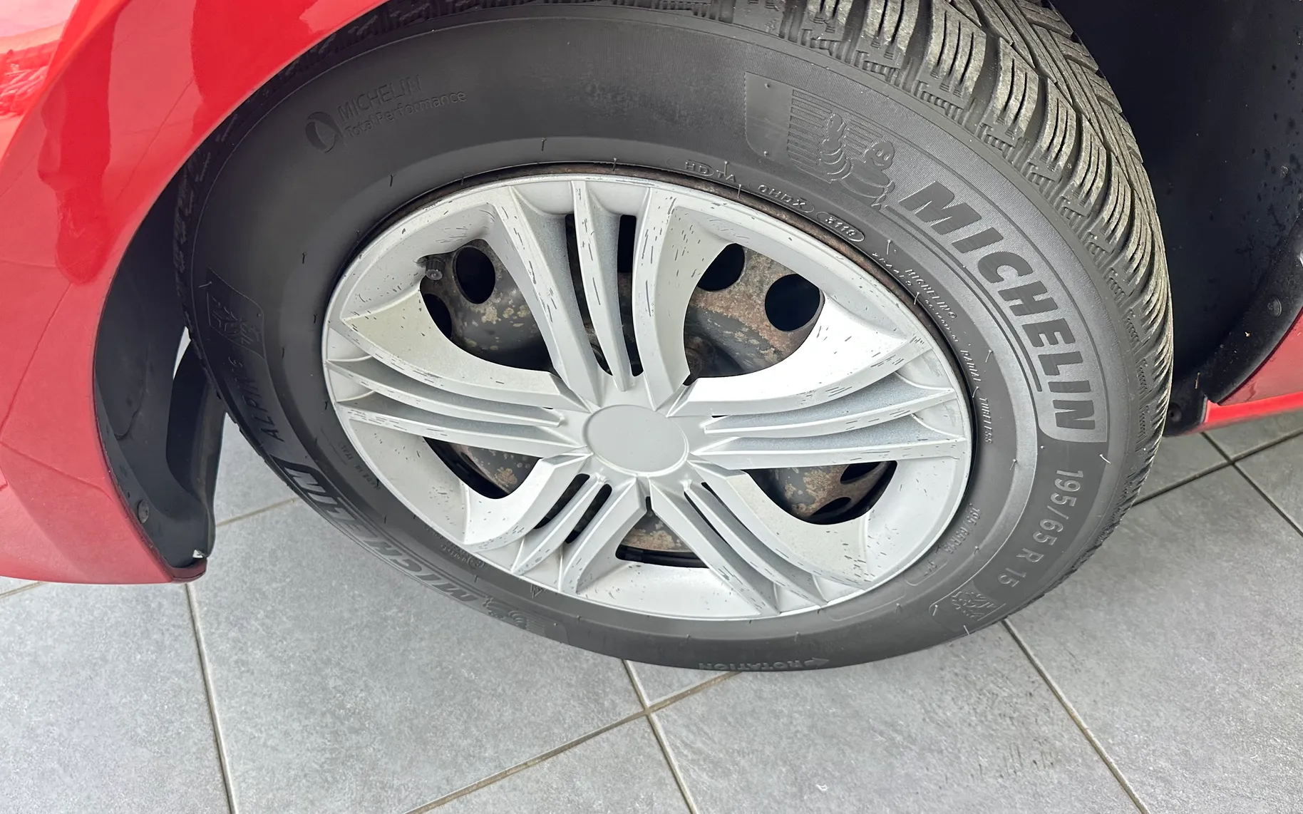 Zunanja slika - Volkswagen Golf - 1.6 TDI BMT,SLOVENSKI,166.000 KM,PRVI LASTNIK, - 15