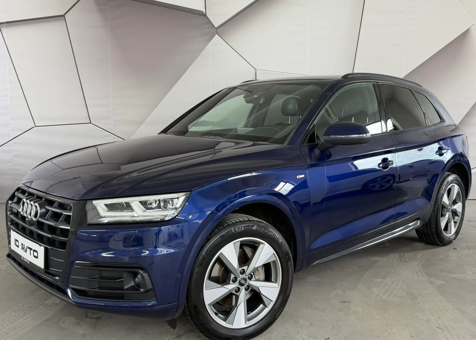 Zunanja slika - Audi Q5 - quattro 2,0 TDI Sport S tronic - 2