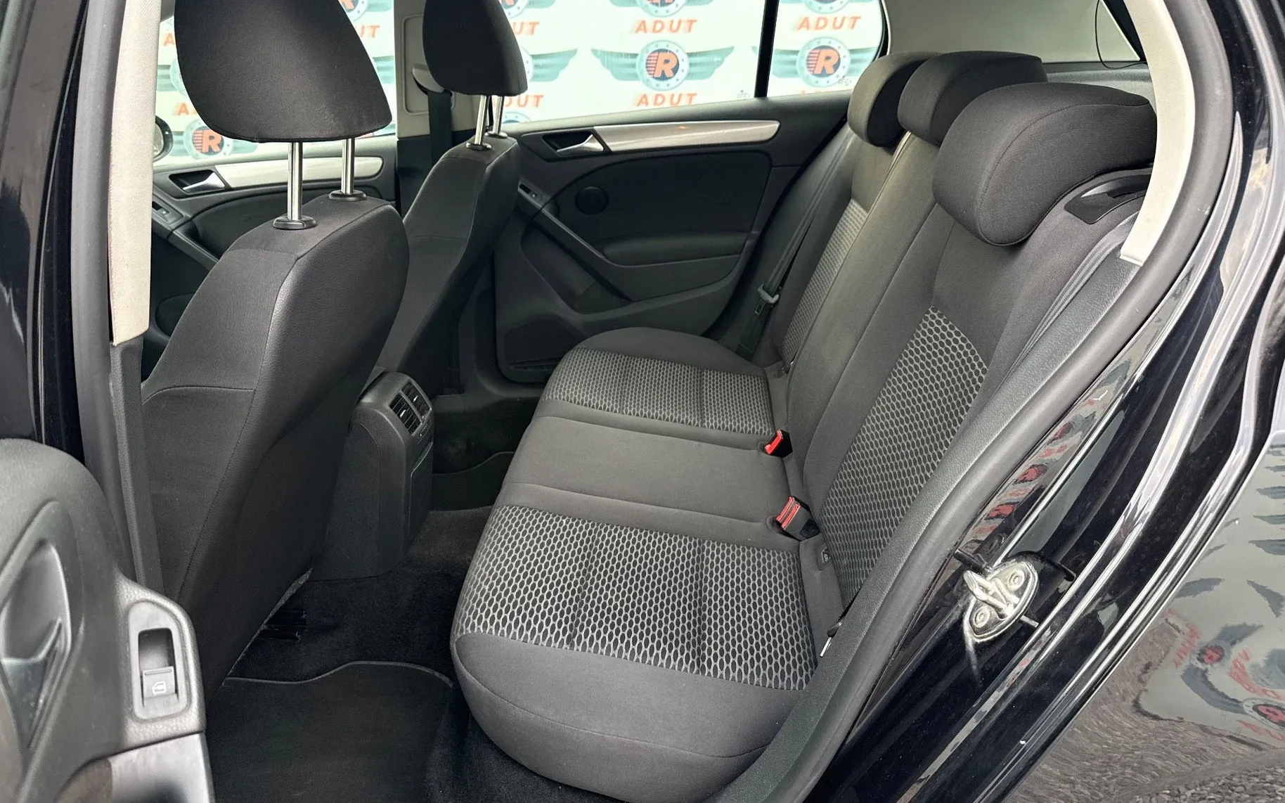 Zunanja slika - Volkswagen Golf - 2.0 TDI Comfortline|PARK.SENZ|VELIKI SERVIS - 12