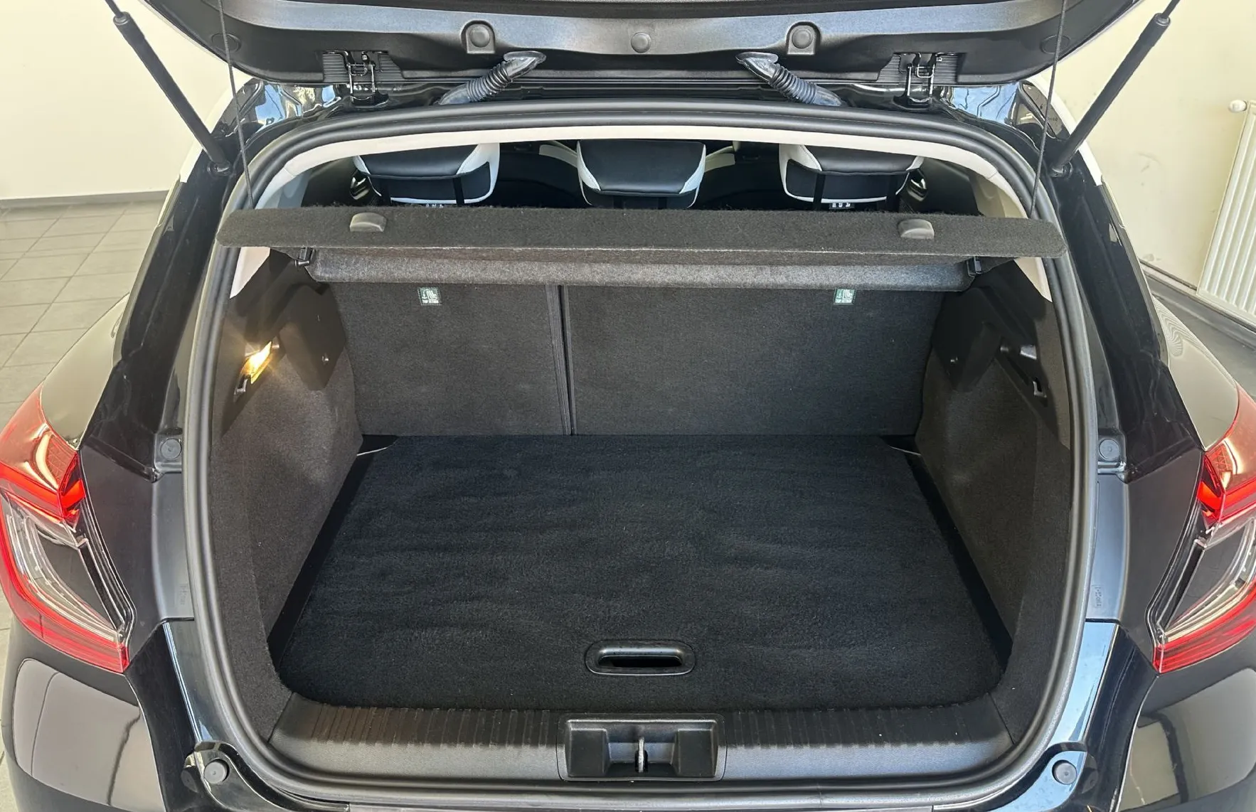 Zunanja slika - Renault Captur - TCe 130 Intens.TCe 130.USNJE.NAVI.96 KW.BENZIN - 17