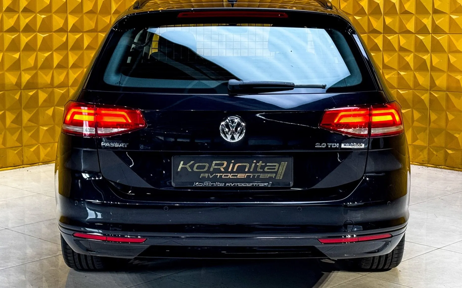 Notranja slika - Volkswagen Passat Variant - 2.0 TDI AUT. NAVI-RADAR TEMP-BREZ POLOGA - 10