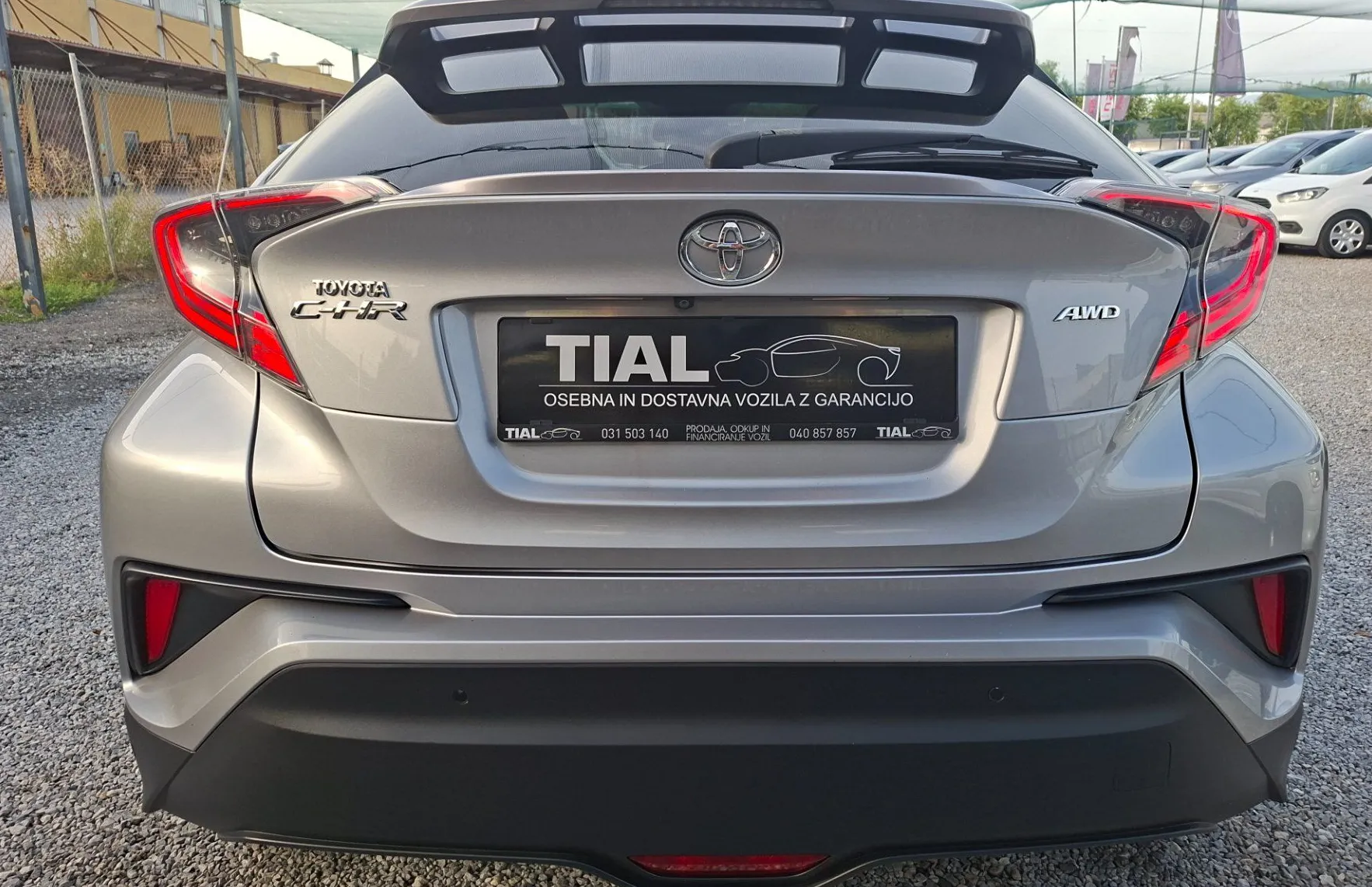 Zunanja slika - Toyota C-HR - AWD 1.2 4X4-NAVI-KAMERA-ACC-LINE ASS-VELIK SERVIS - 5