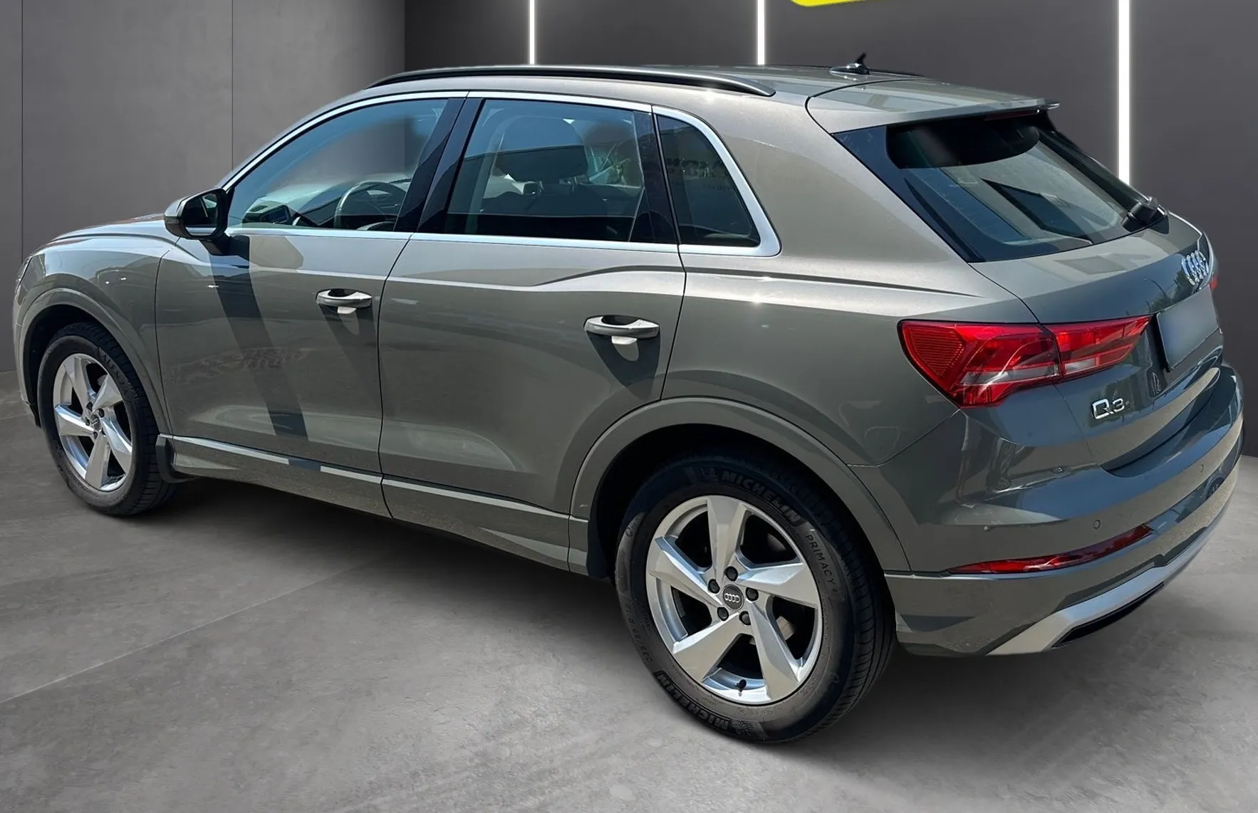 Zunanja slika - Audi Q3 - 35 TFSI S tronic FULL LED NAVI WEBASTO LANE A PD - 4
