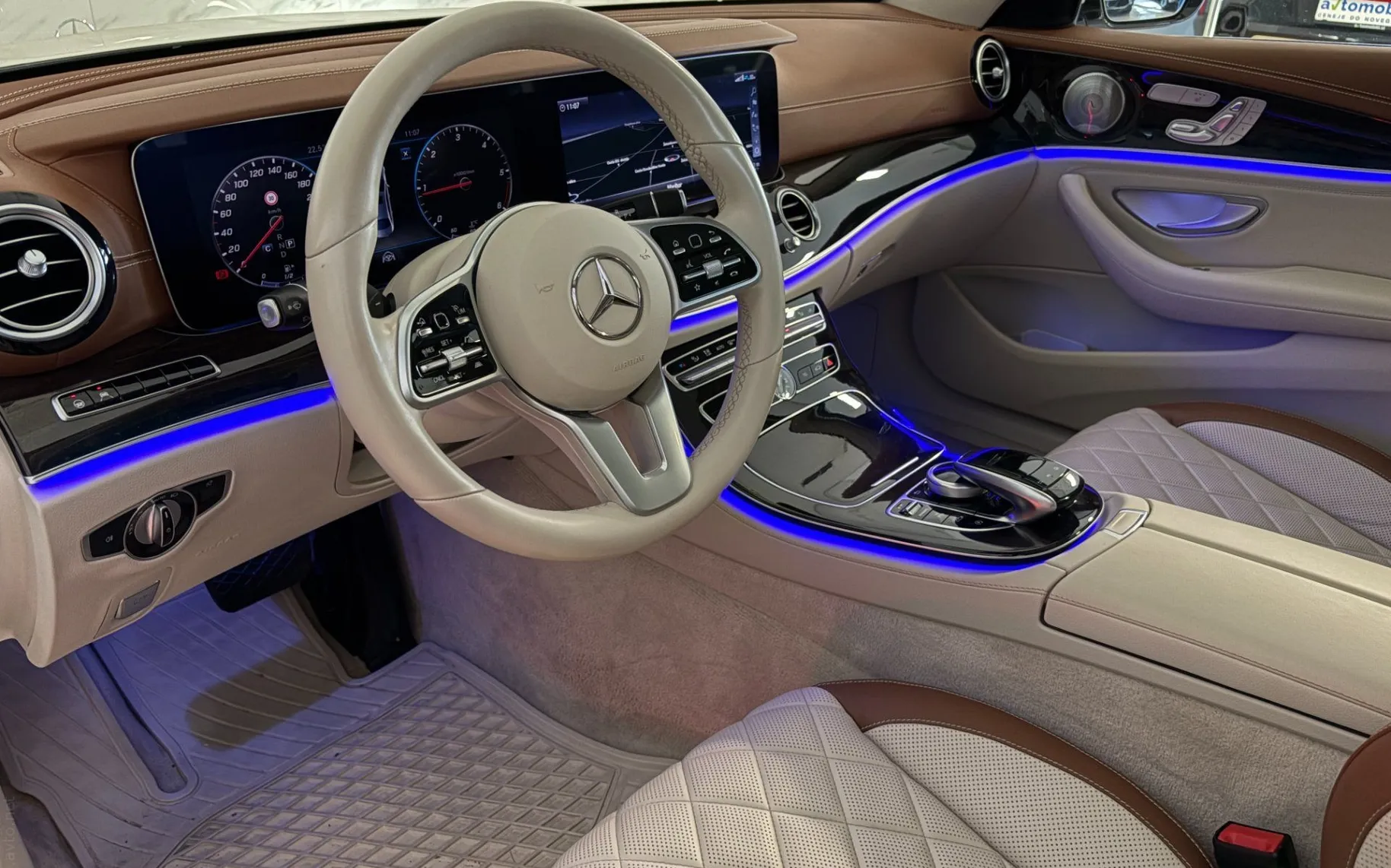 Notranja slika - Mercedes-Benz E-Razred - 220d 4Matic|Pano|ACC|Designo|Burmester|360K|Memory - 8