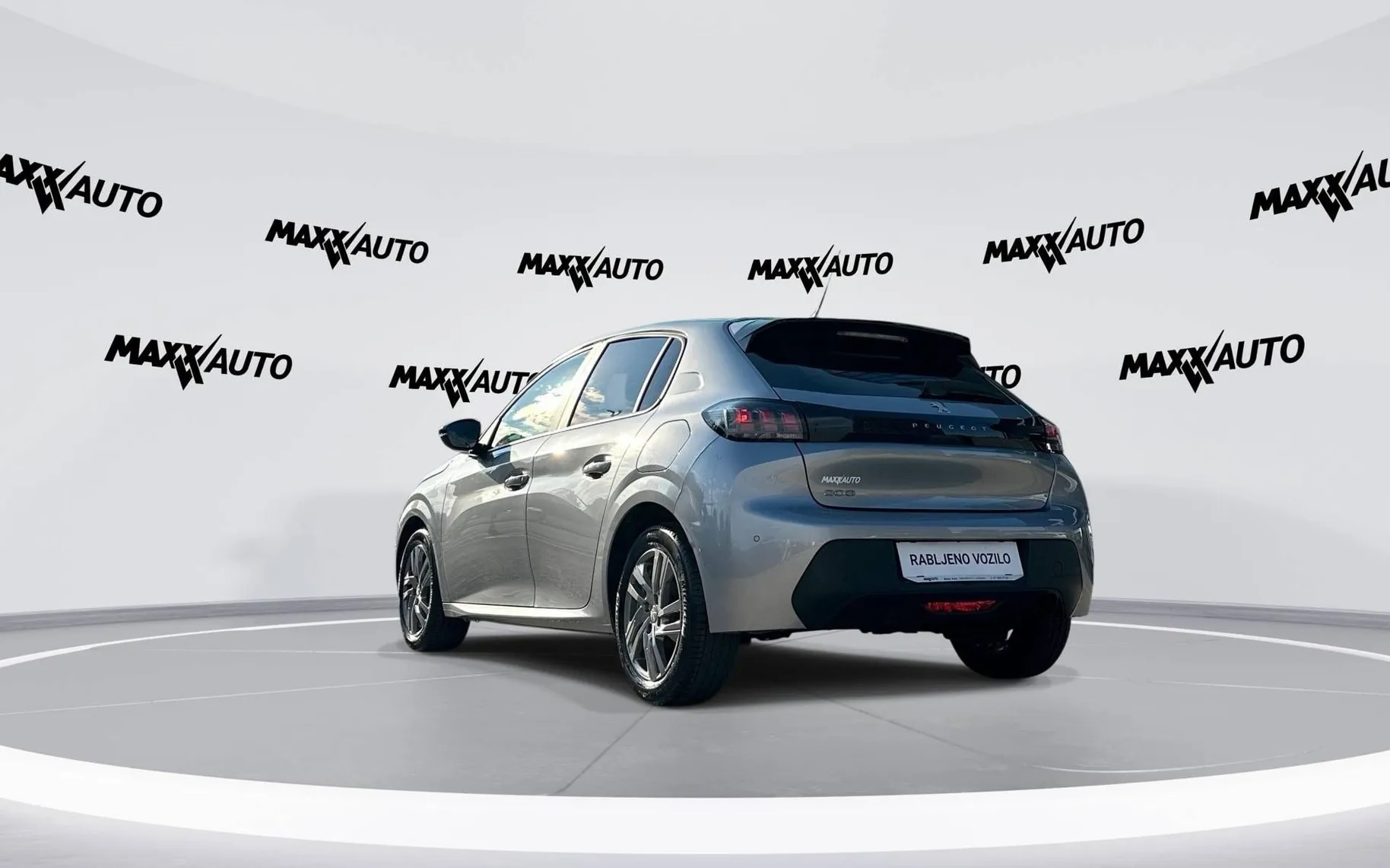 Notranja slika - Peugeot 208 - 1.2 PureTech 75 S S Active - 7