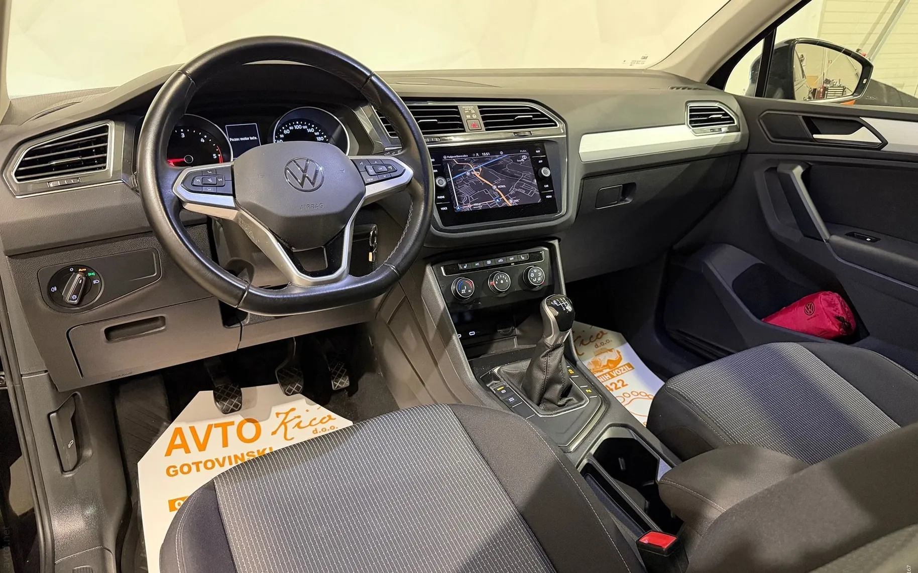 Notranja slika - VW Tiguan - 2.0 TDI-FULL LED-ACC-TEMPOMAT-NAV1GACIJA-PDC - 10