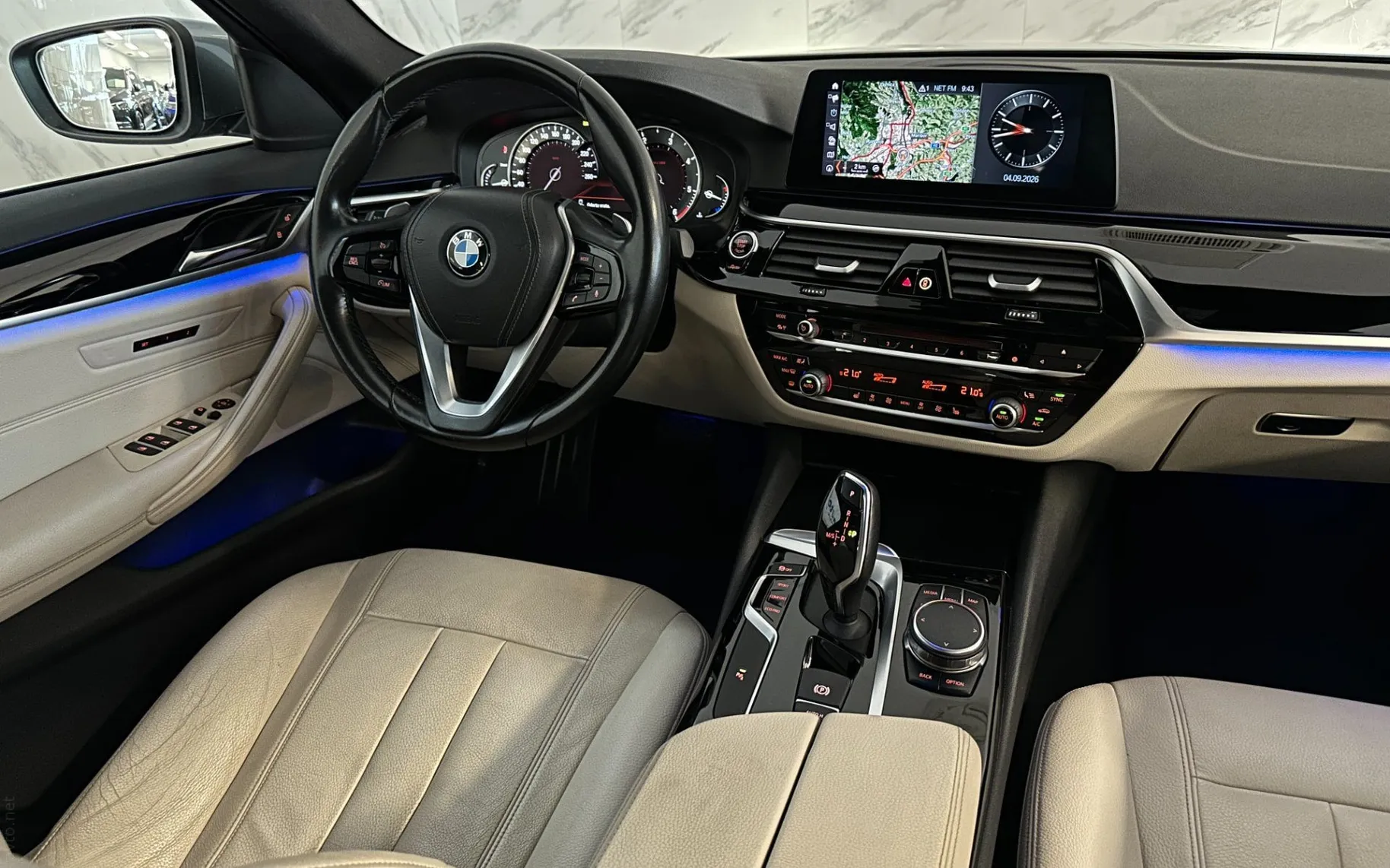 Notranja slika - BMW serija 5: - 520d - Kamera - Memory - Gretje - AmbientL - Temp. - 10