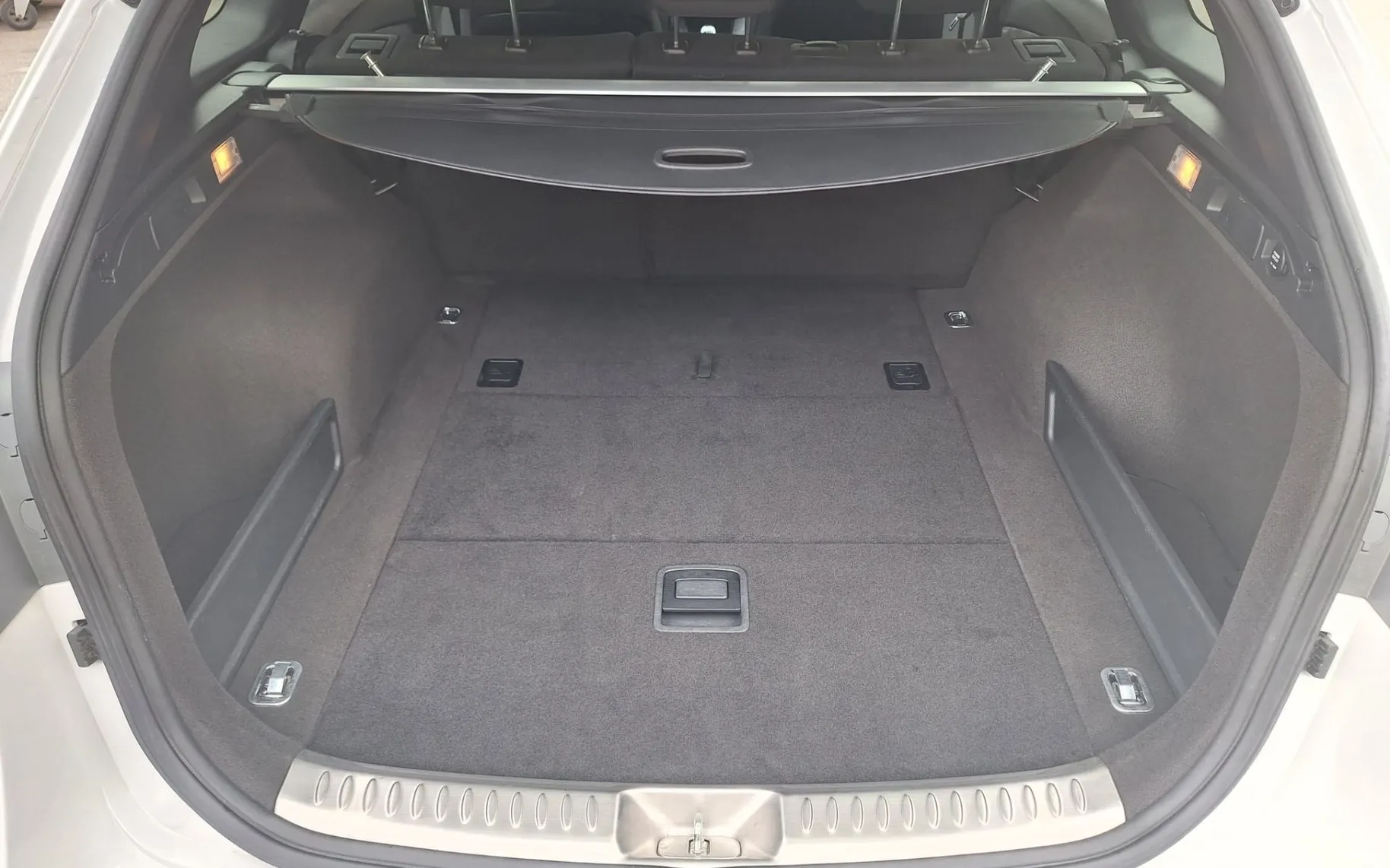 Notranja slika - Hyundai i40 - 1.7 CRDI 85KW PREMIUM FUL LED-NAVI-KAMERA-PDC- - 12