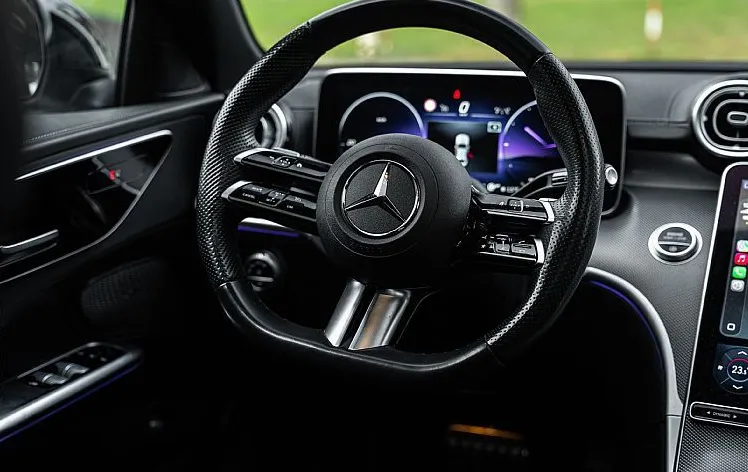 Zunanja slika - Mercedes-Benz C-Razred - C 300d - AMG line - Pano - LED - 360 kamera - 17