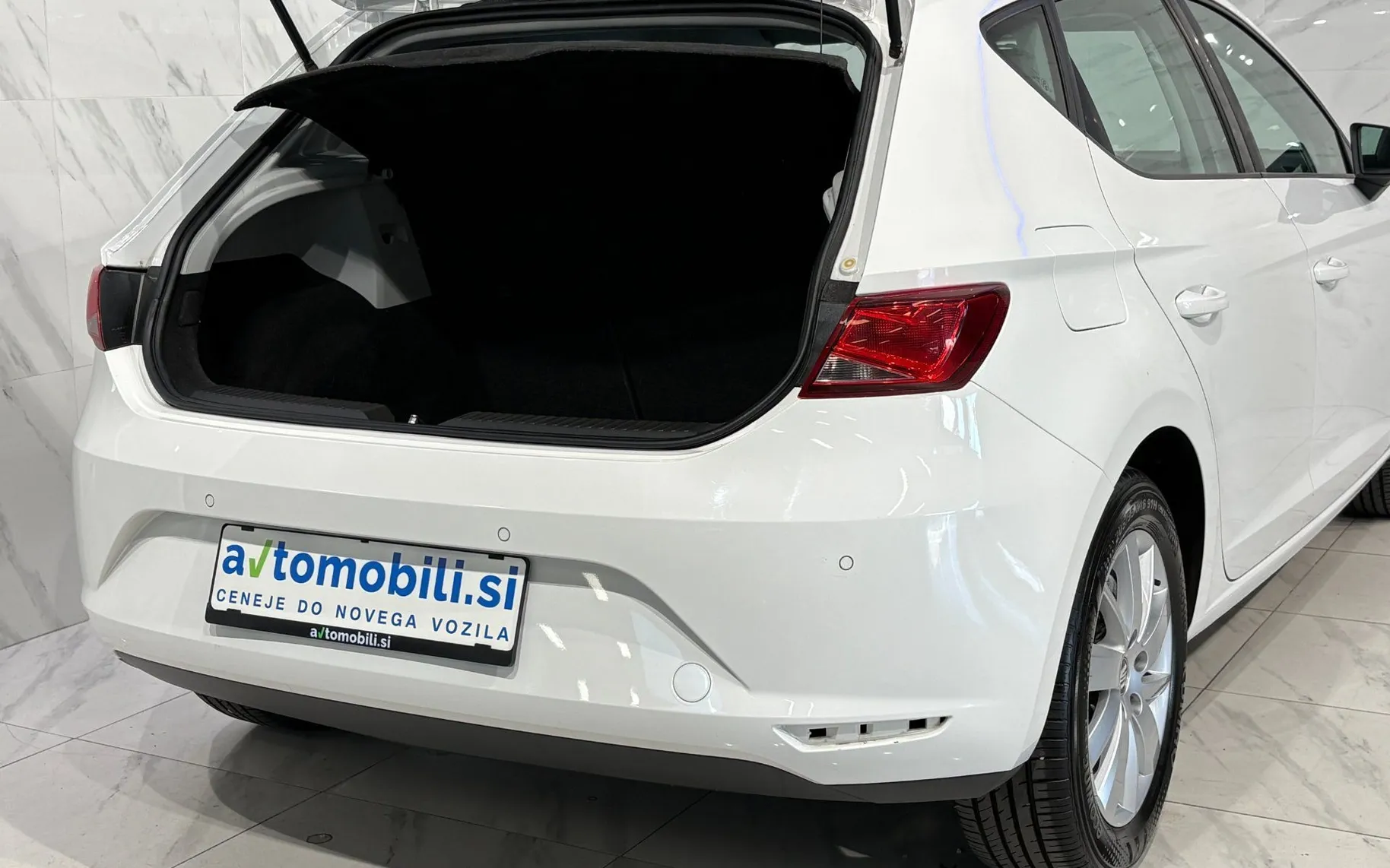 Notranja slika - Seat Leon - 1.2 TSI     - Slovensko poreklo - - 7