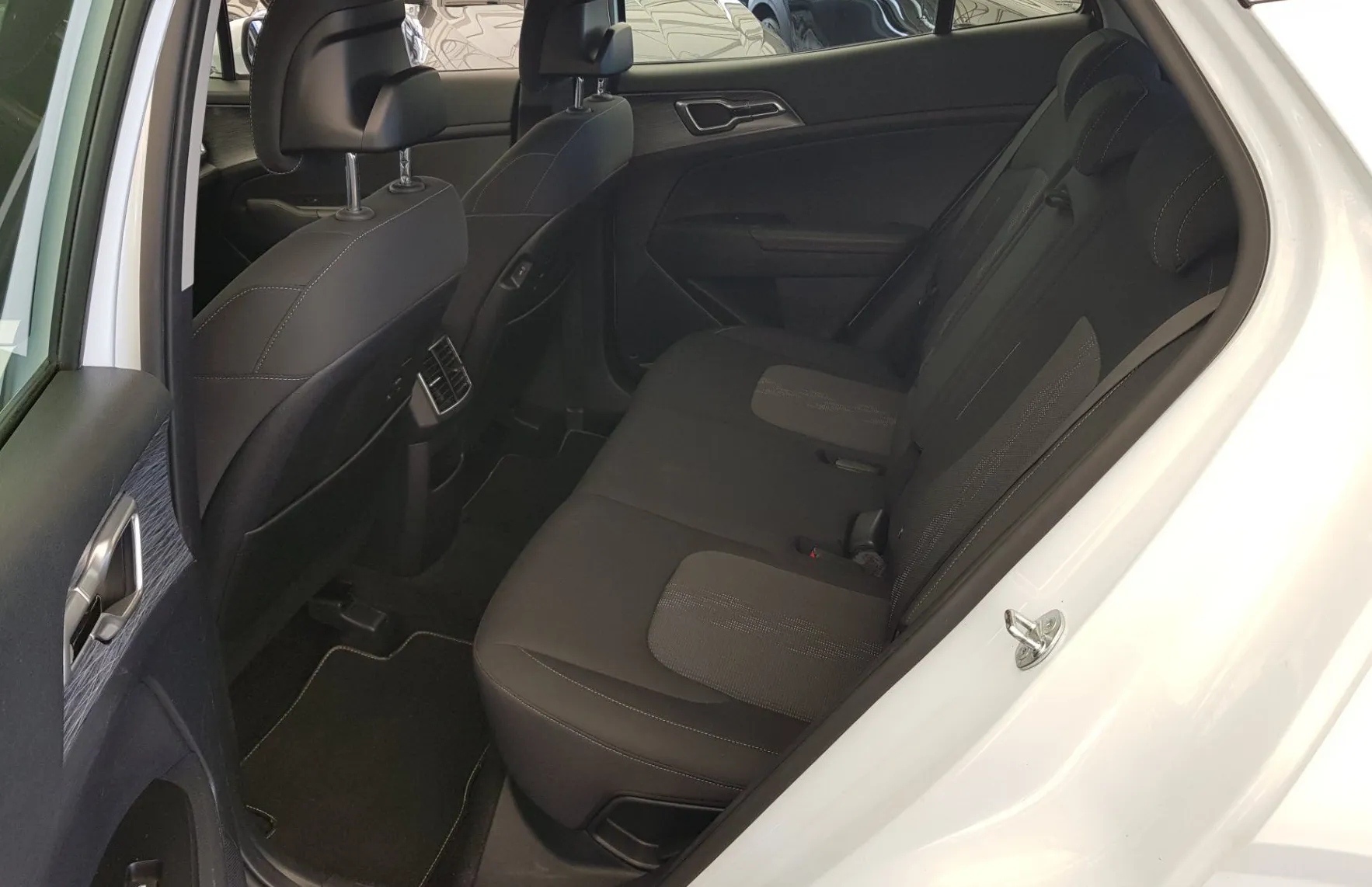 Zunanja slika - KIA Sportage - 1.6 CRDI MHEV EX Style DCT-F1-KAMERA-NAVI-1.LAST - 10