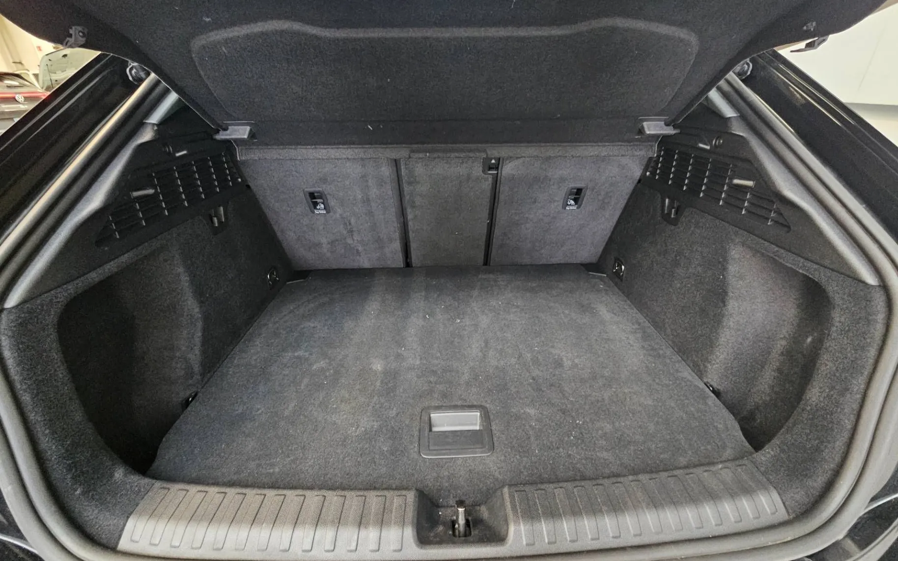Notranja slika - Audi A3 - Sportback 35 TDI S line S tronic - 10